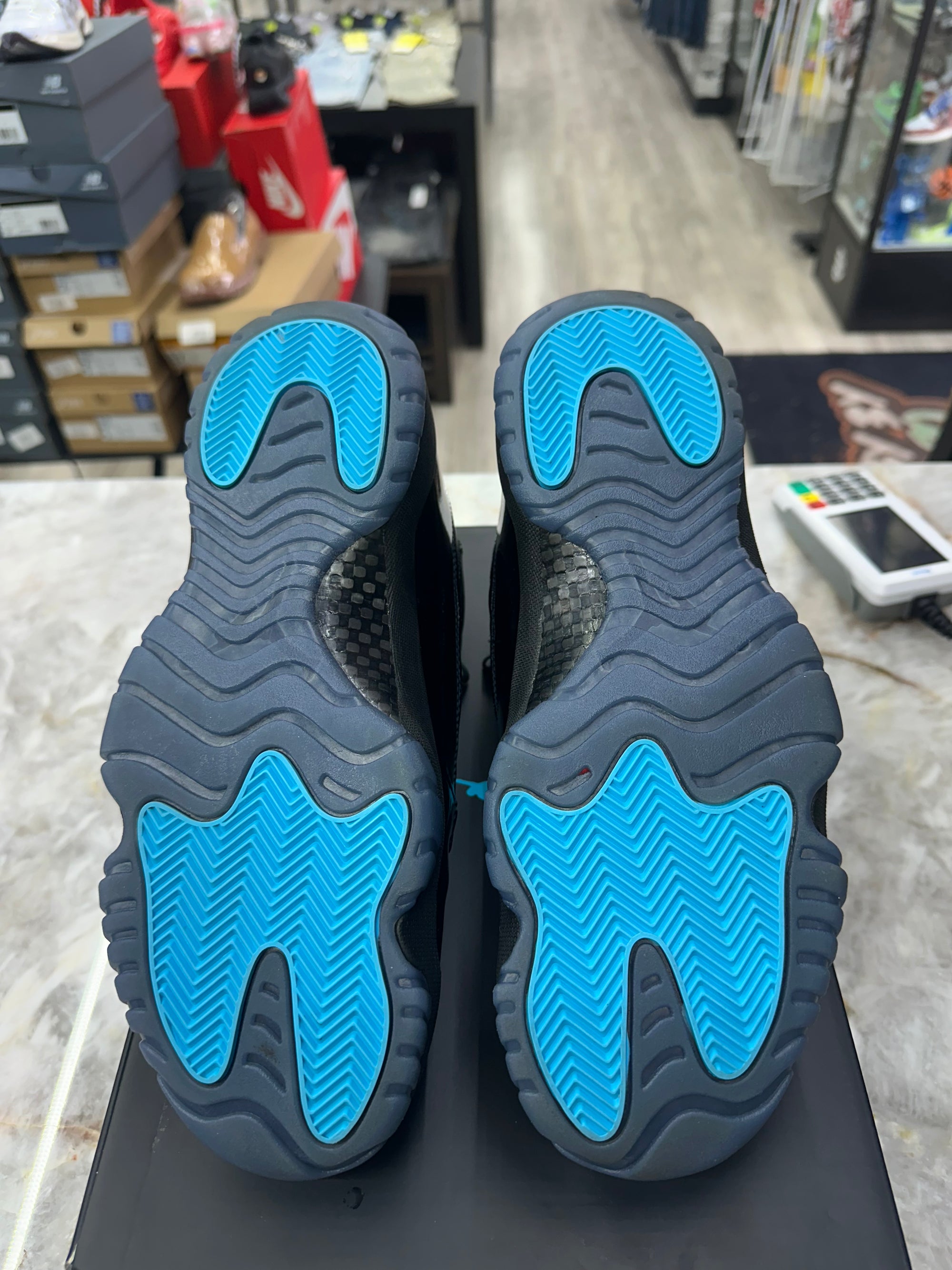 Air Jordan Retro 11 "Gamma Blue" *Size 10.5 Preowned* (CT8012-047)