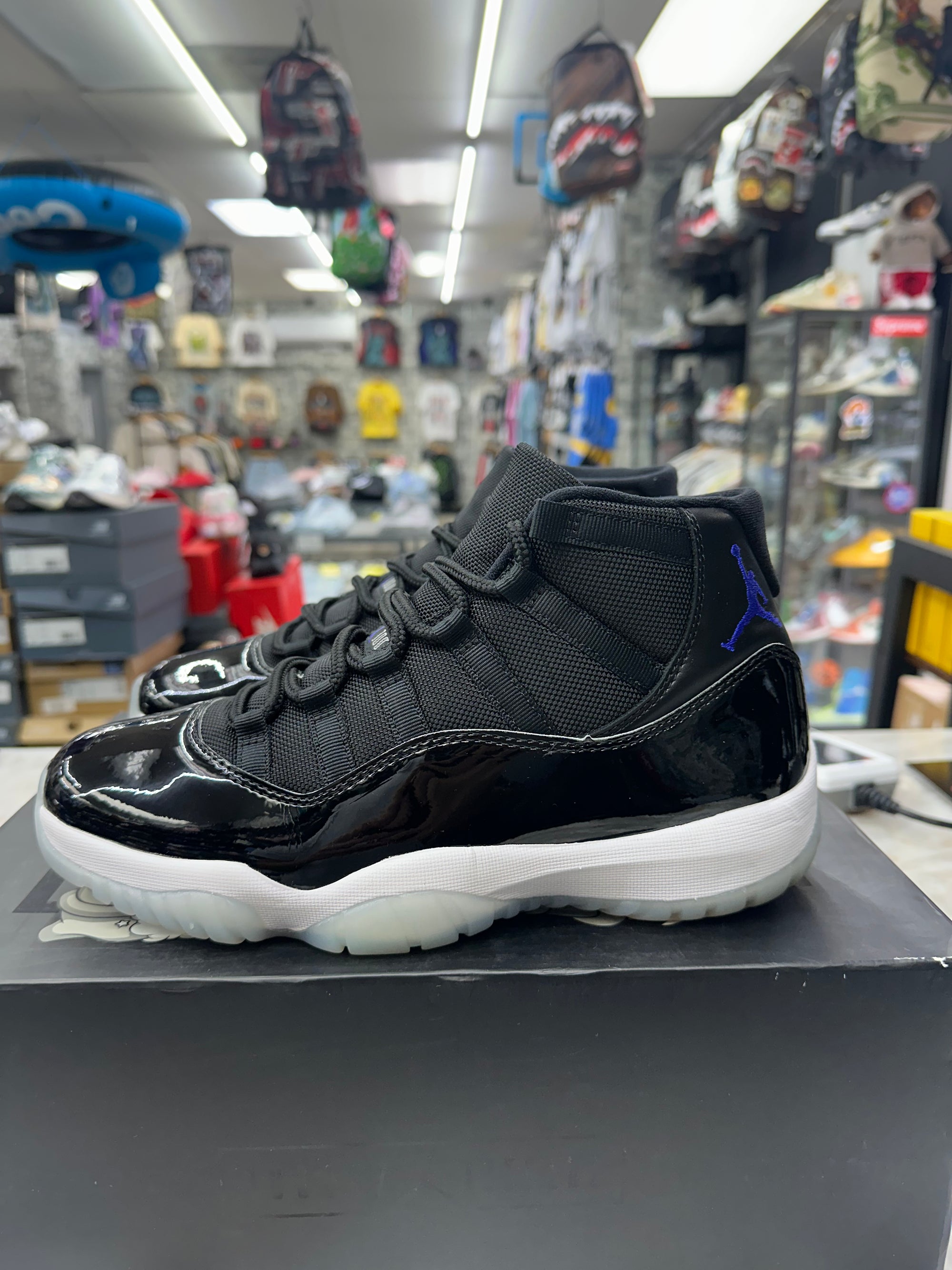 Air Jordan Retro 11 "Space Jam (2016)" *Size 9.5 Preowned* (378037-003)