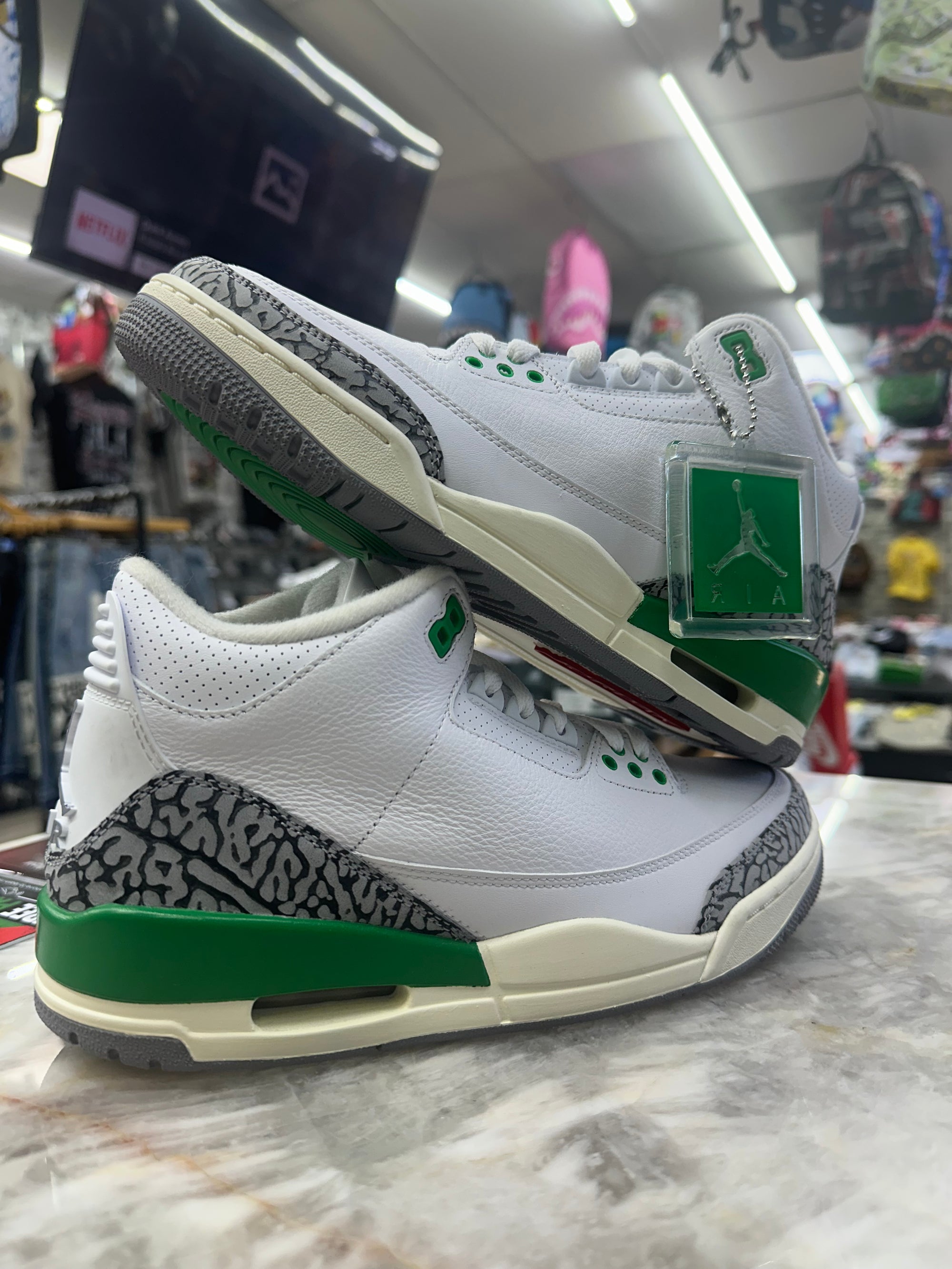 Air Jordan Retro 3 "Lucky Green (Women’s)” (CK9246-136)