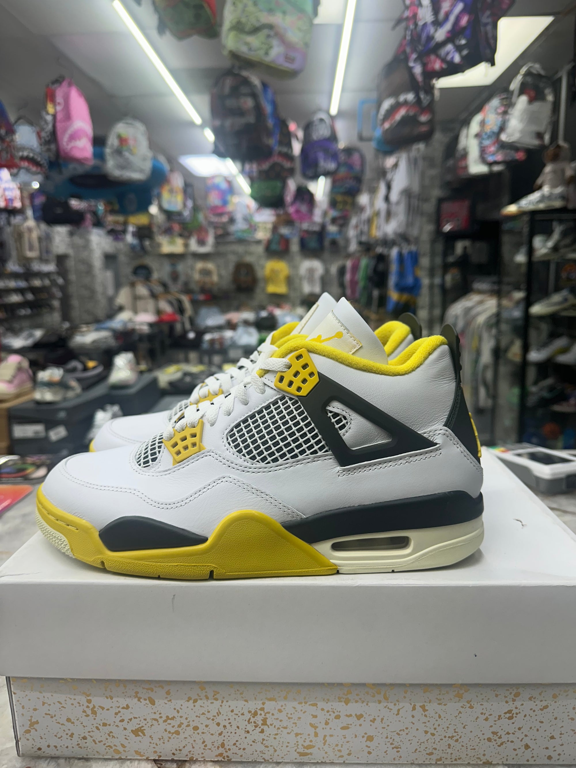 Air Jordan Retro 4 "Vivid Sulfur" *Size 9 Preowned* (AQ9129-101)