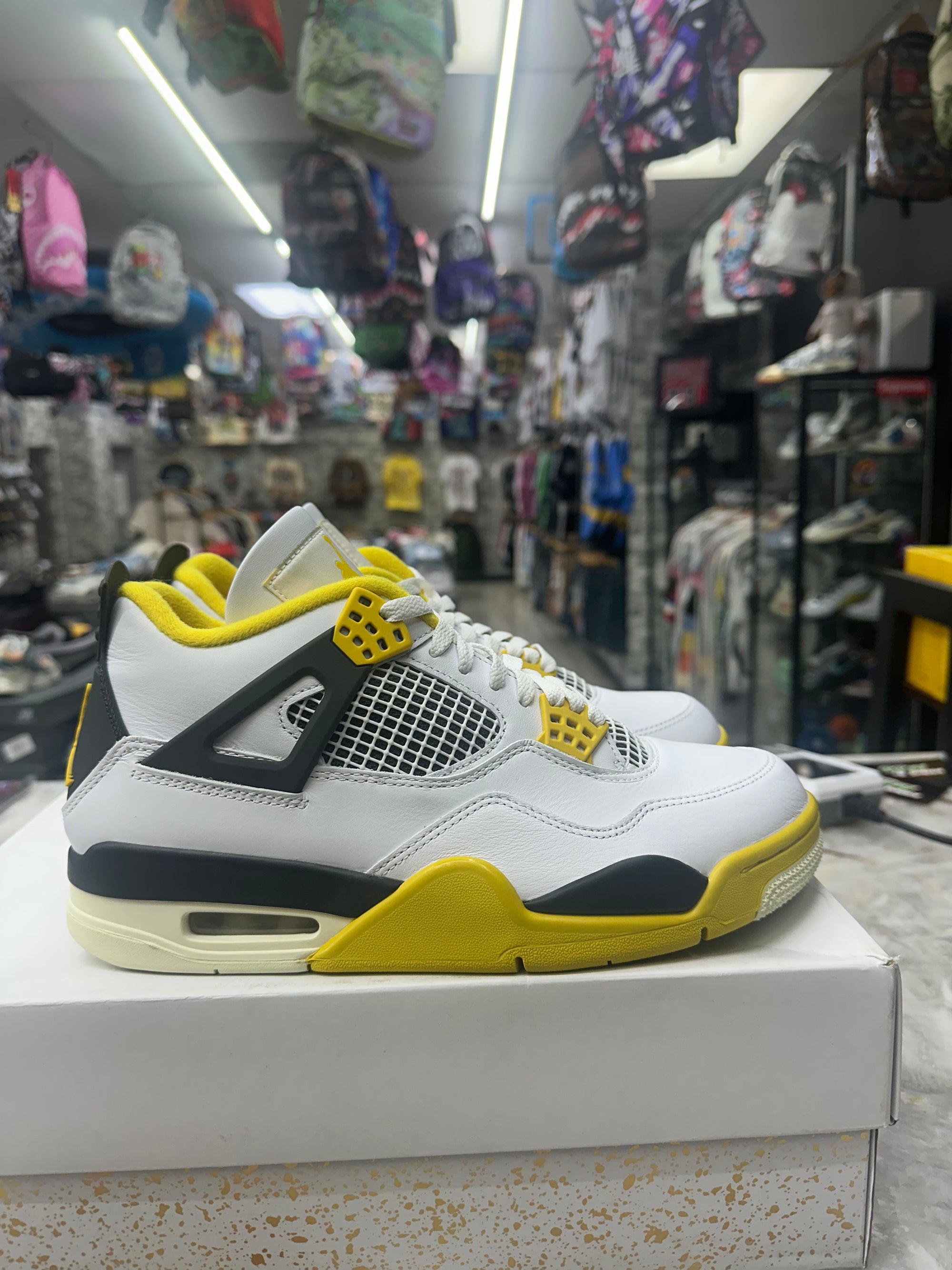 Air Jordan Retro 4 "Vivid Sulfur" *Size 9 Preowned* (AQ9129-101)