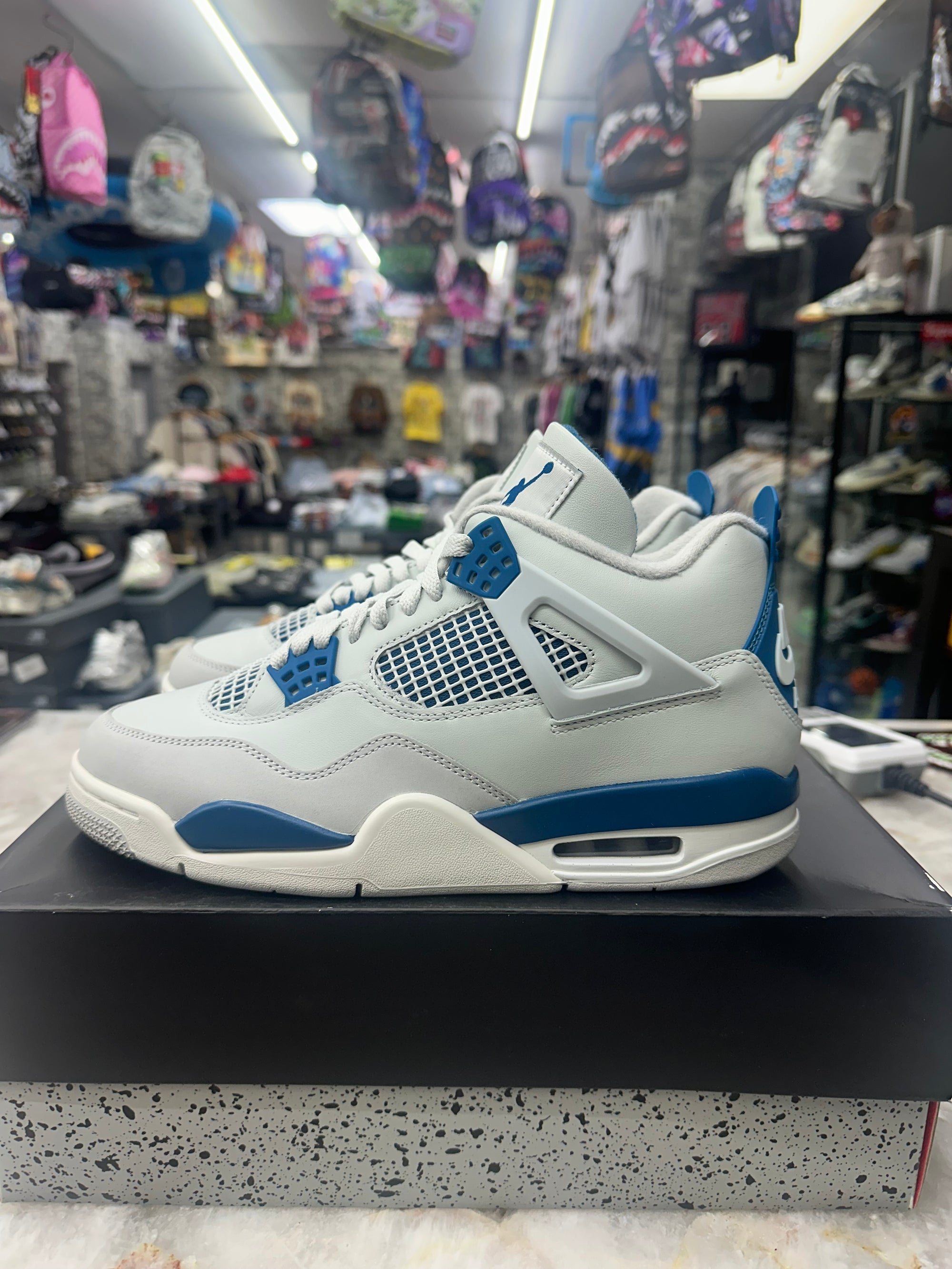 Air Jordan Retro 4 "Military Blue" *Size 8.5 Preowned* (FV5029-141)