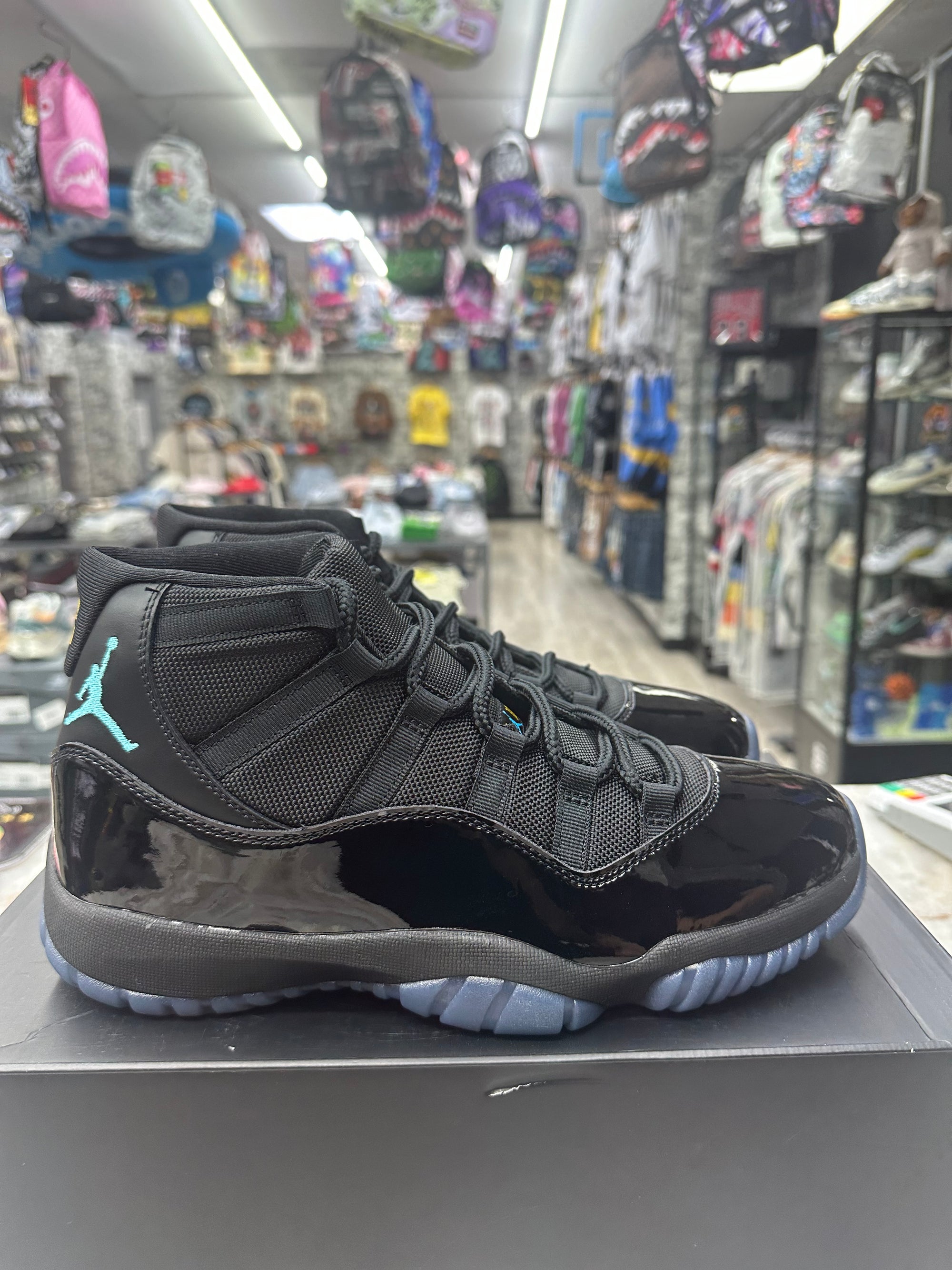 Air Jordan Retro 11 "Gamma Blue" *Size 10 Preowned* (CT8012-047)