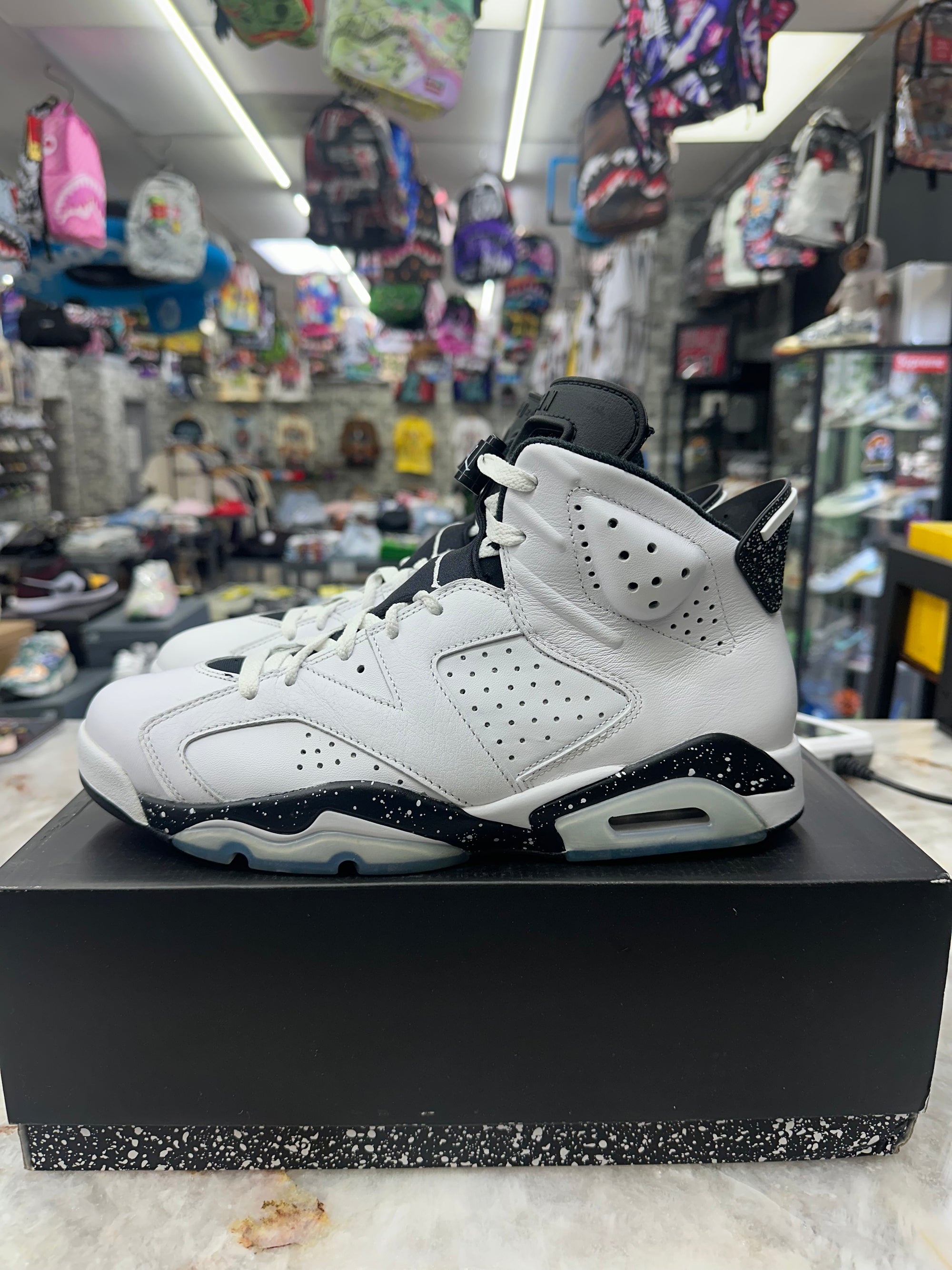 Air Jordan Retro 6 "Reverse Oreo" *Size 10.5 Preowned* (CT8529-112)