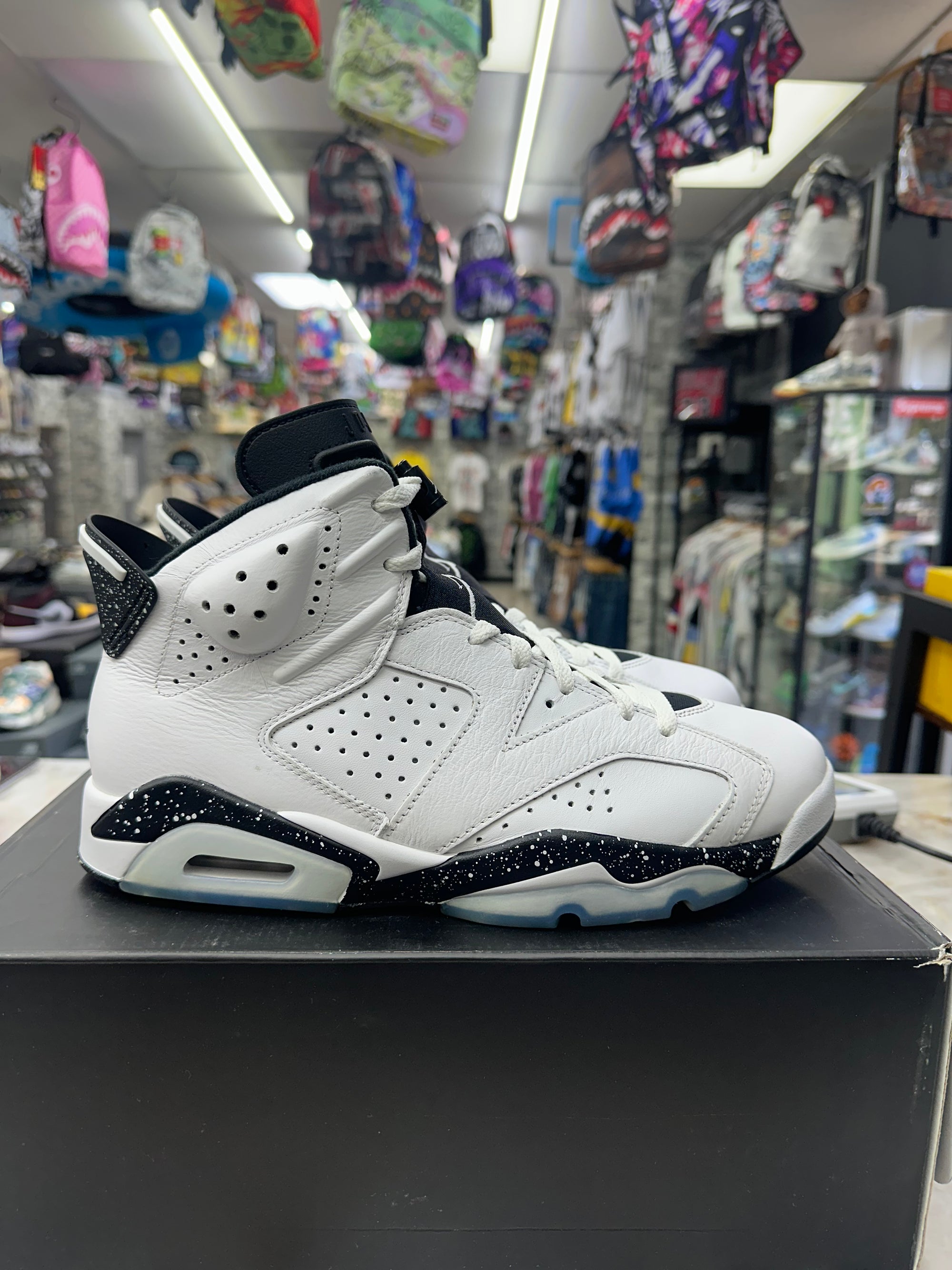 Air Jordan Retro 6 "Reverse Oreo" *Size 10.5 Preowned* (CT8529-112)