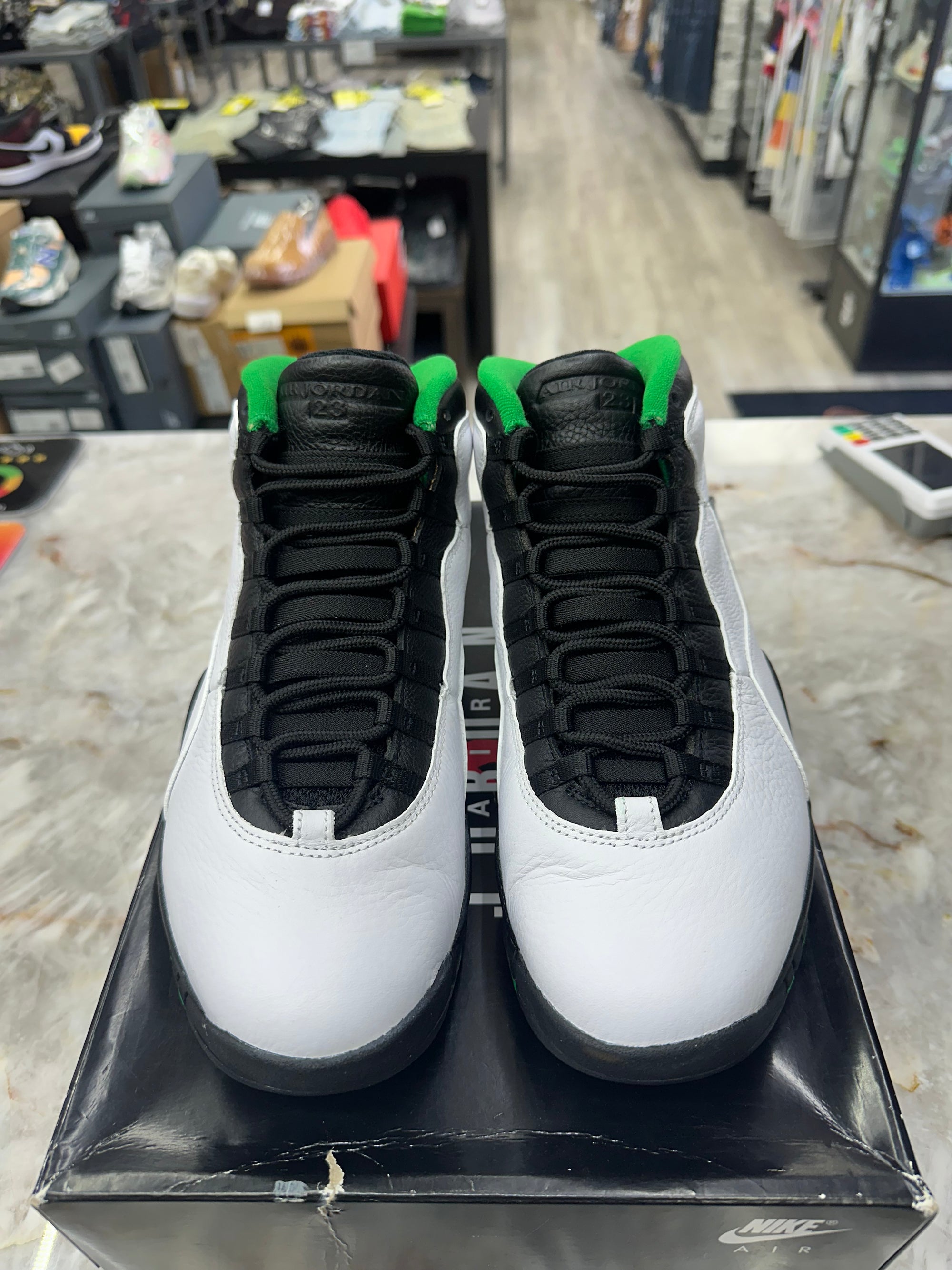 Air Jordan Retro 10 "Seattle" *Size 11 Preowned* (310805-137)