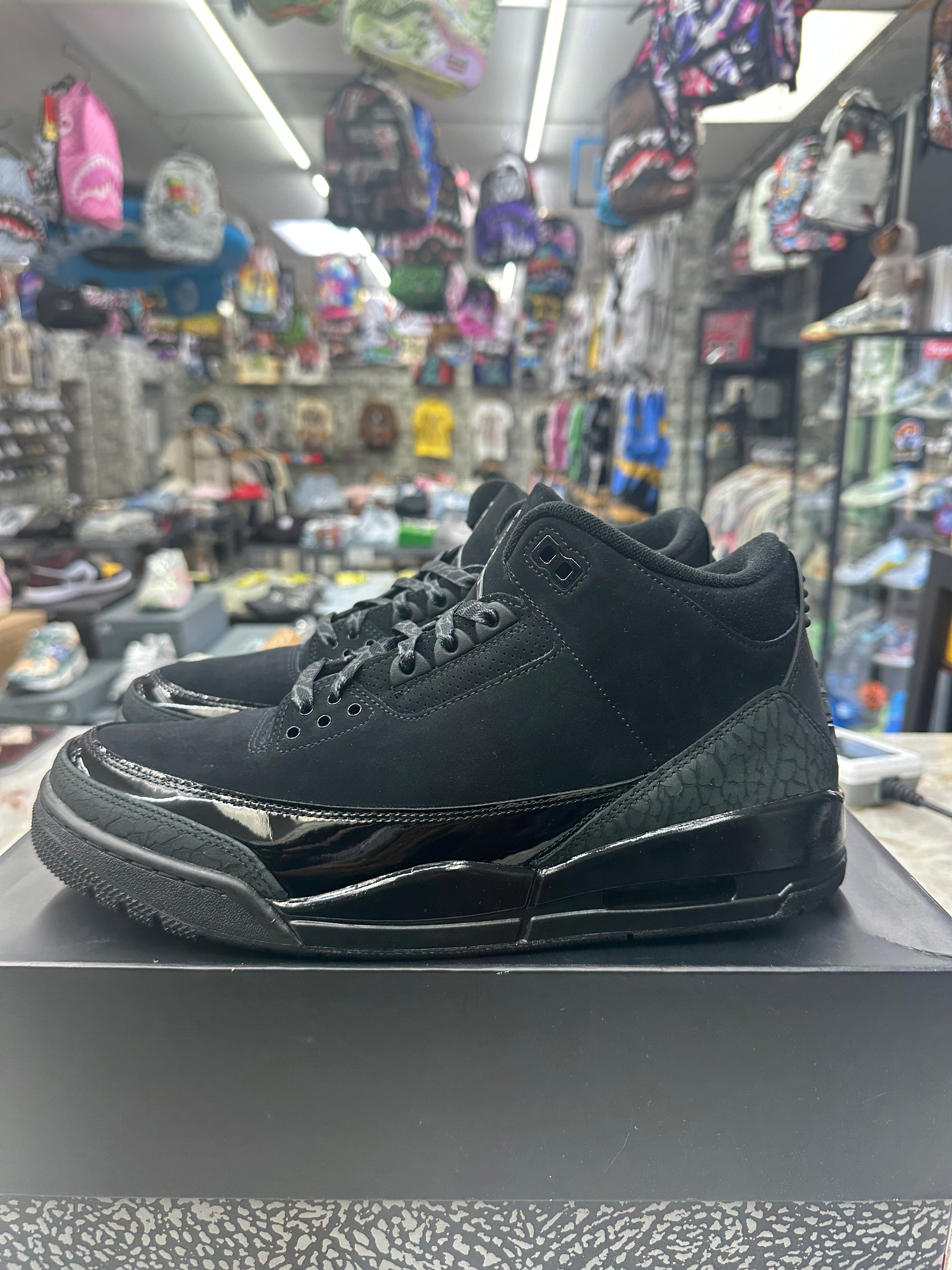 Air Jordan Retro 3 "Black Cat" *Size 11 Preowned* (CT8532-001)