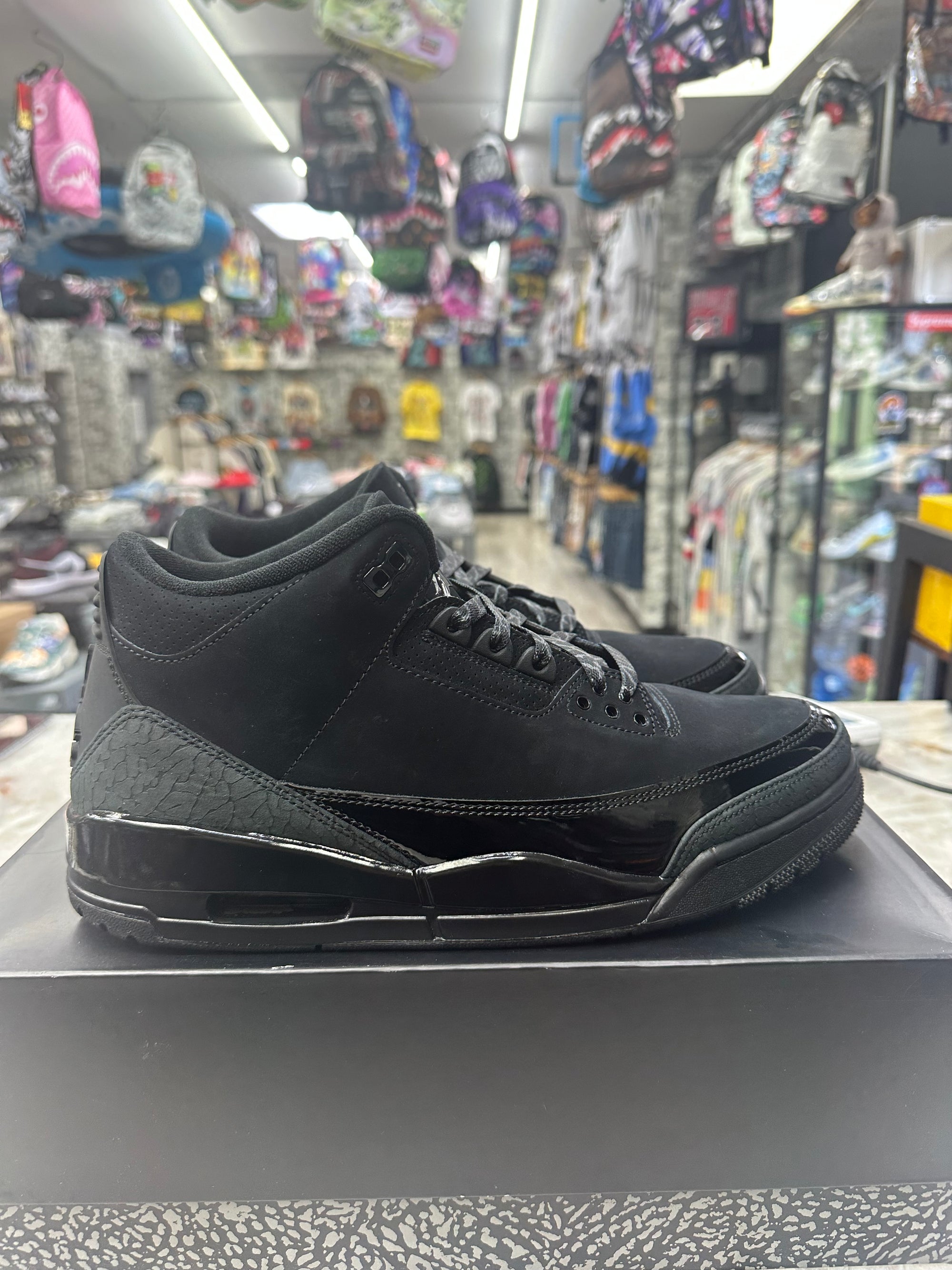Air Jordan Retro 3 "Black Cat" *Size 11 Preowned* (CT8532-001)