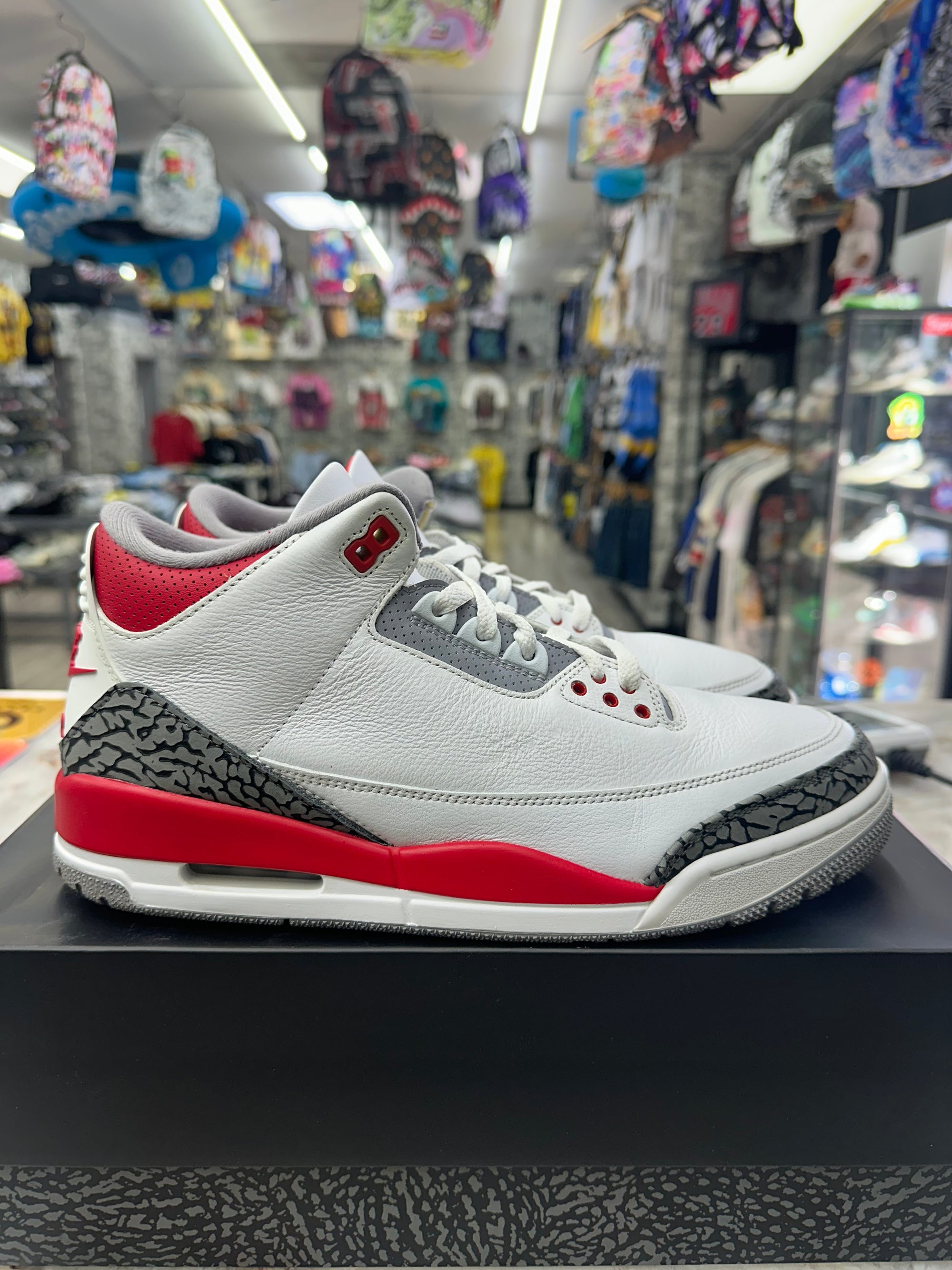 Air Jordan 3 Retro "Fire Red" *Size 11 Preowned* DN3707-160