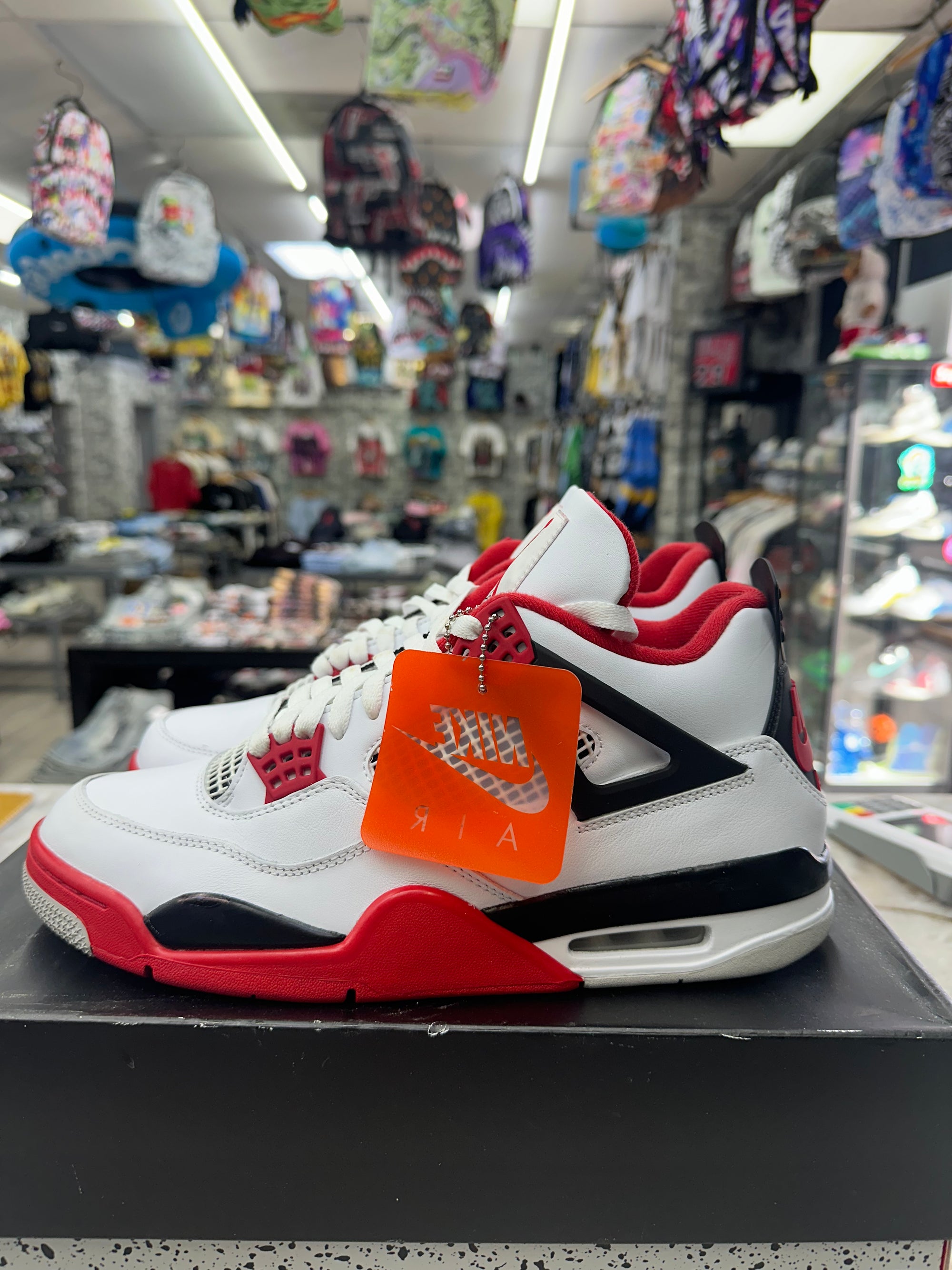 Air Jordan 4 Retro "Fire Red (2020)" *Size 11 Preowned* DC7770-160