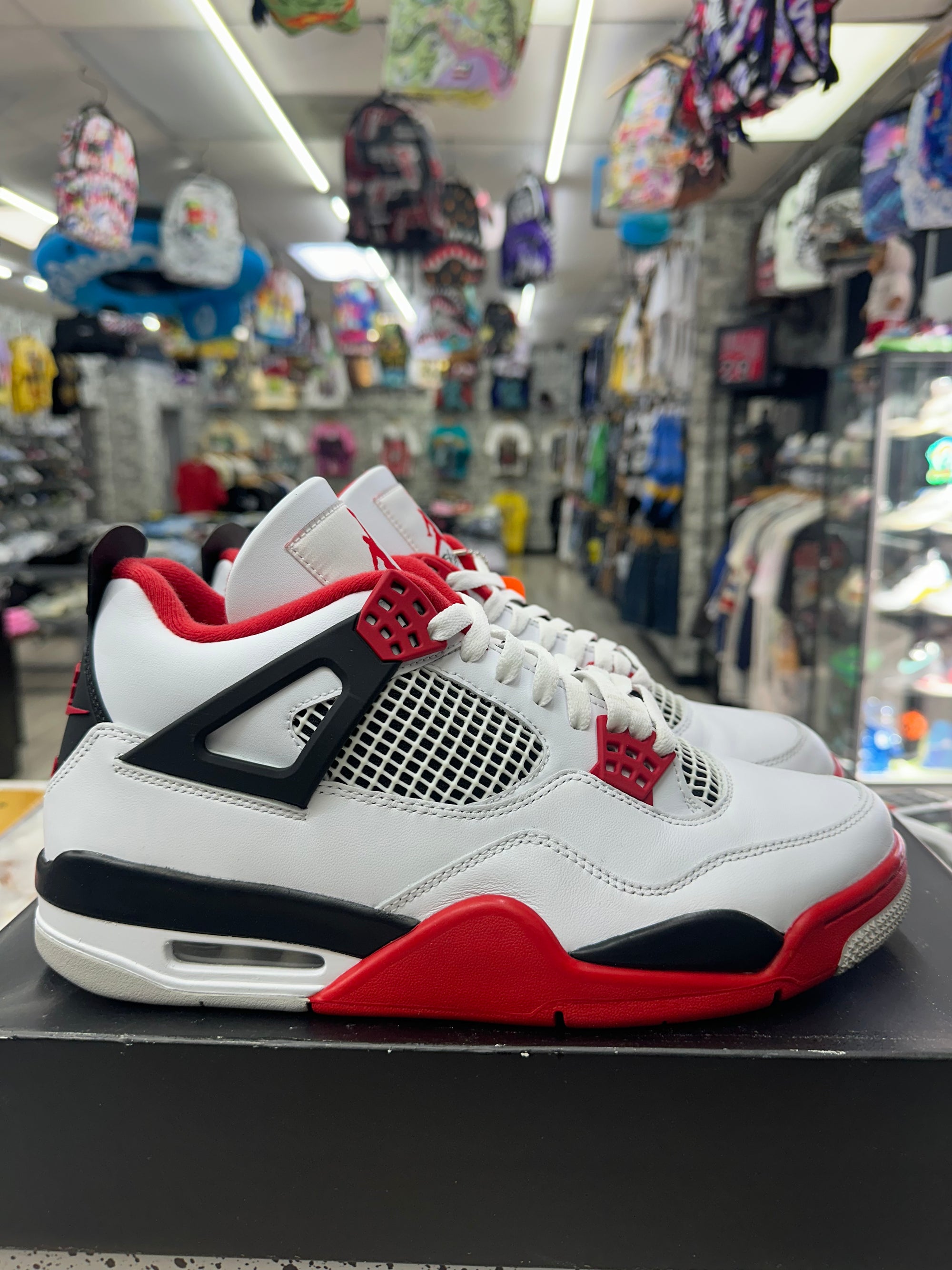 Air Jordan 4 Retro "Fire Red (2020)" *Size 11 Preowned* DC7770-160