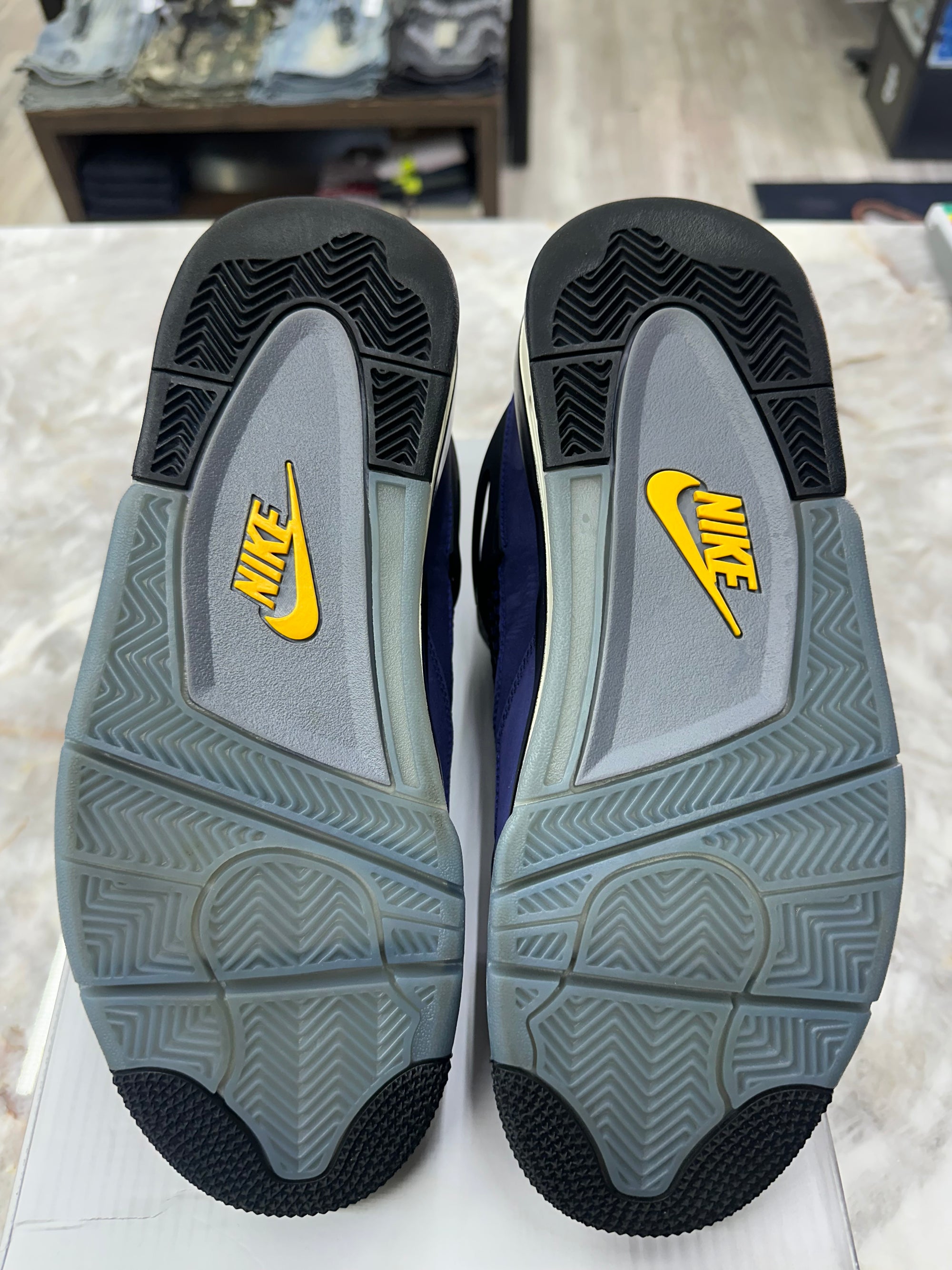 Air Jordan 4 Retro "Lakers" *Size 8.5 Preowned* FV5029-500