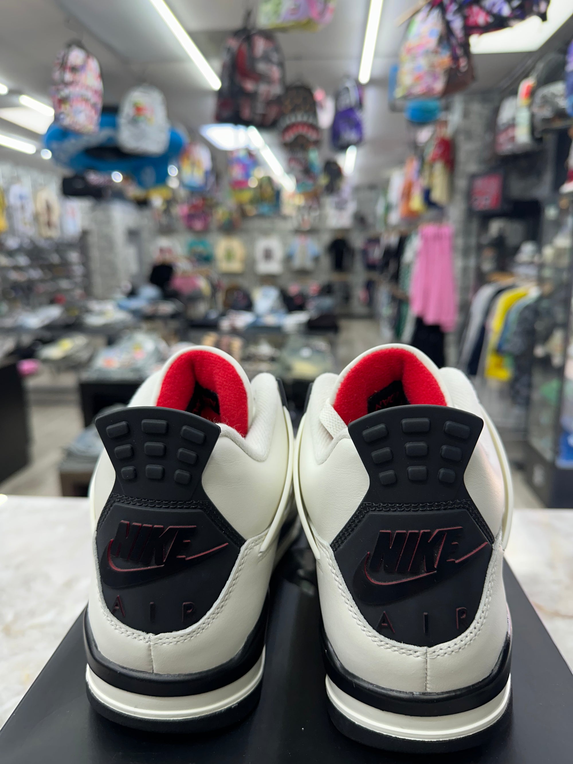 Air Jordan 4 Retro "Flight Club" *Size 8.5 Preowned* IM4002-100