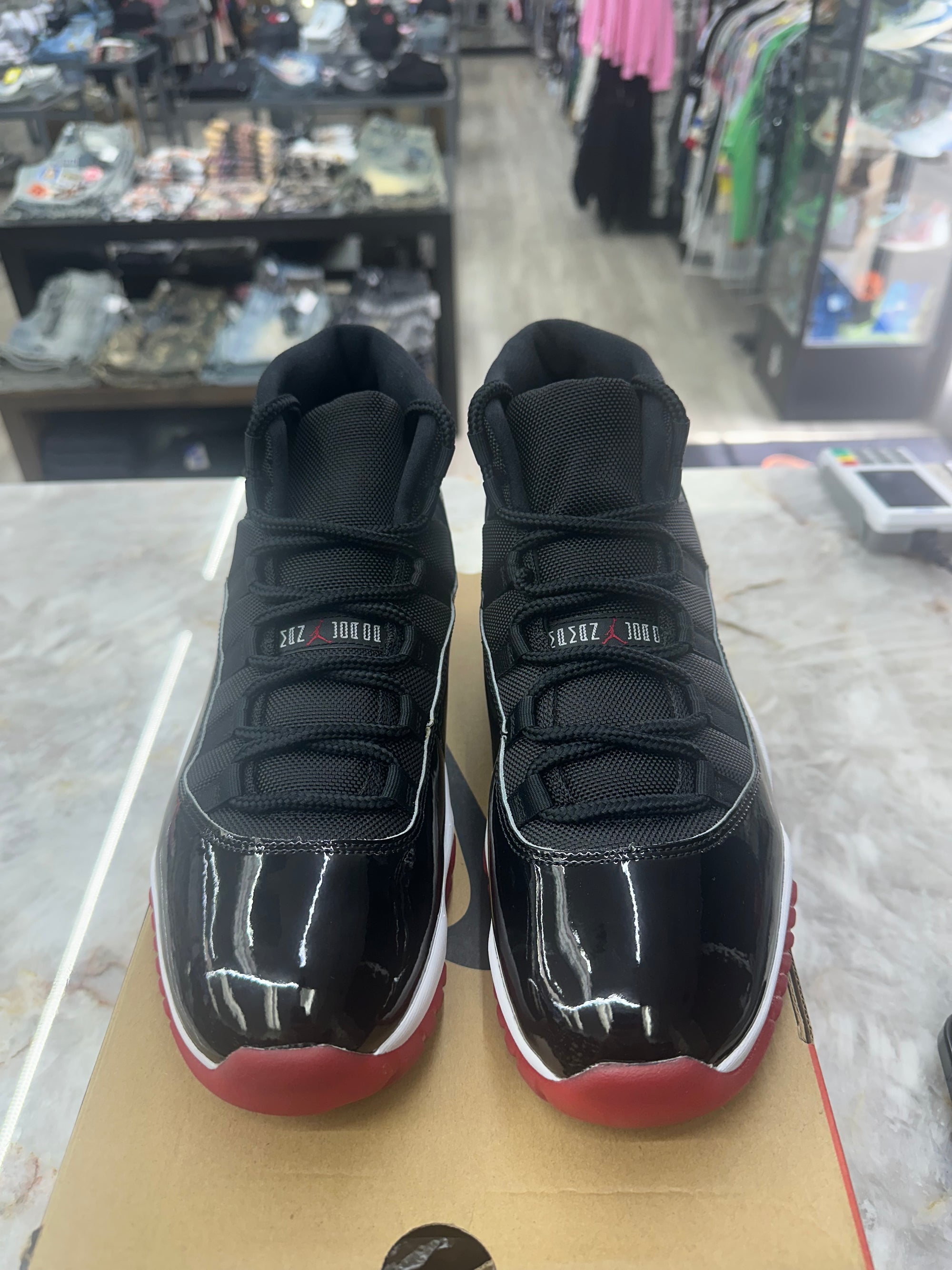 Air Jordan 11 Retro "Playoffs Bred" *Size 11 Preowned* 378037-061