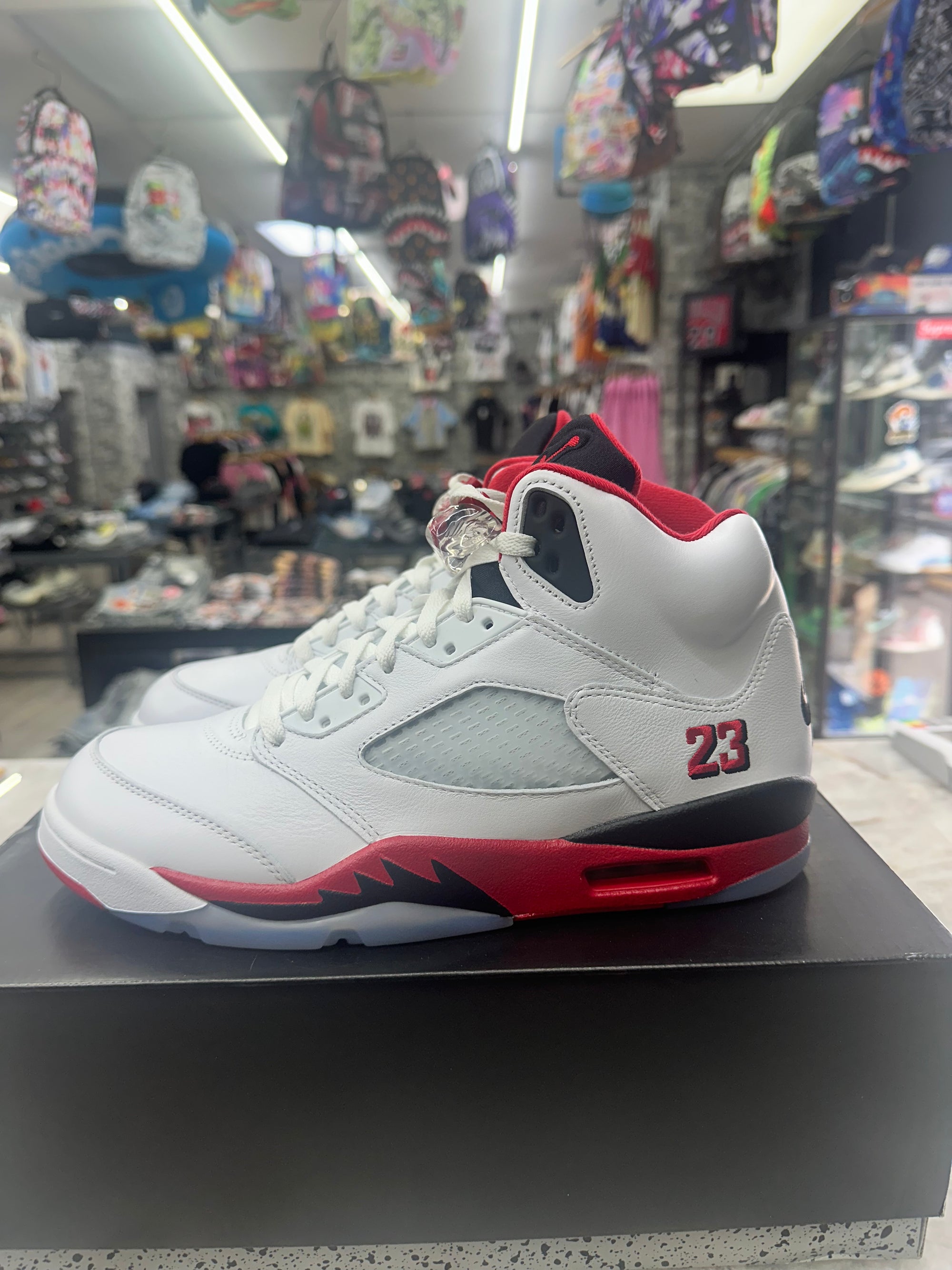 Air Jordan 5 Retro "Fire Red Black Tongue" *Size 11 Preowned* HQ7978-101
