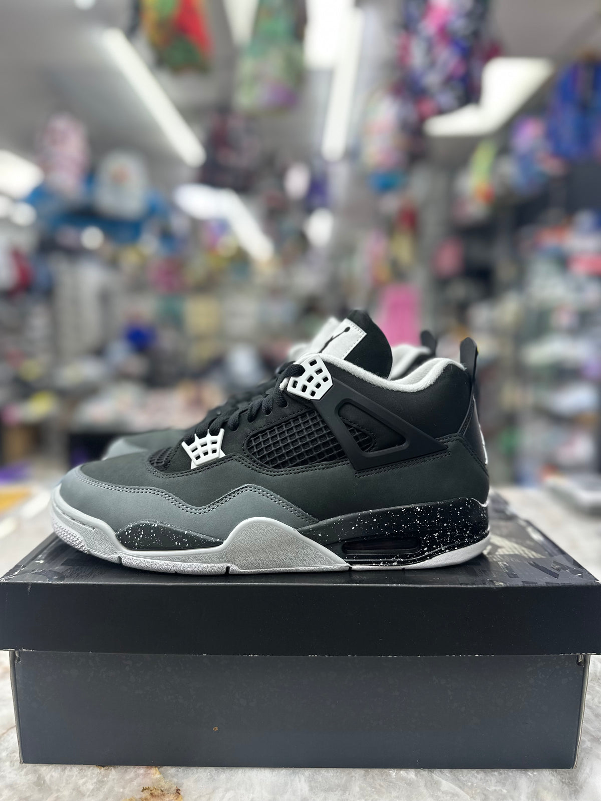 Air Jordan 4 Retro "Fear" *Size 11 Preowned* FQ8138-002