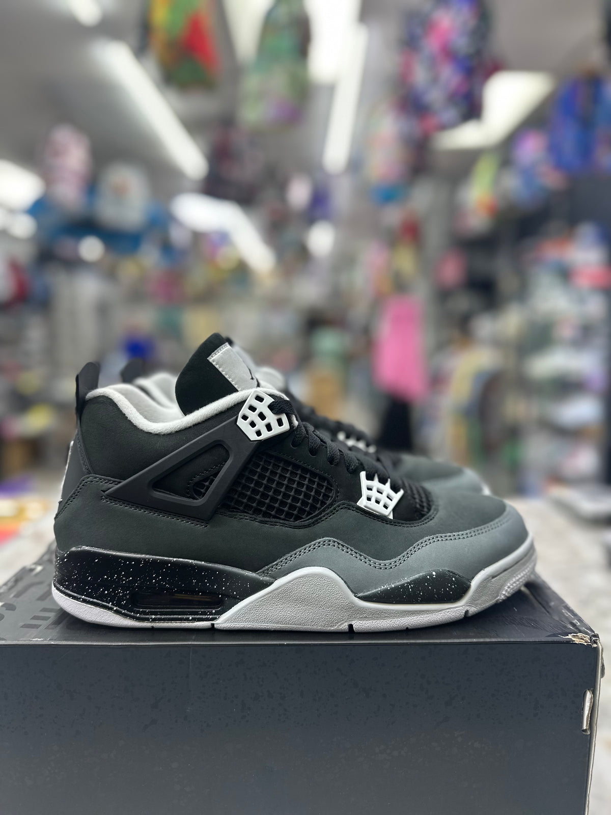 Air Jordan 4 Retro "Fear" *Size 11 Preowned* FQ8138-002