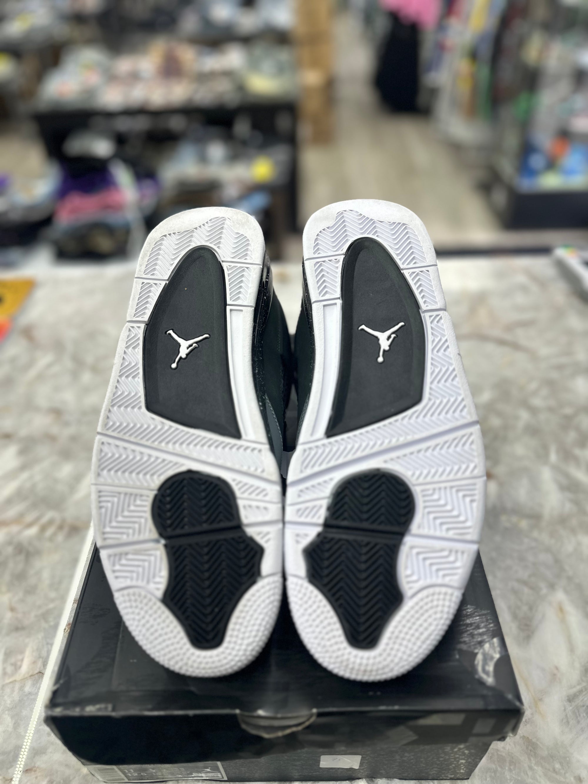Air Jordan 4 Retro "Fear" *Size 11 Preowned* FQ8138-002