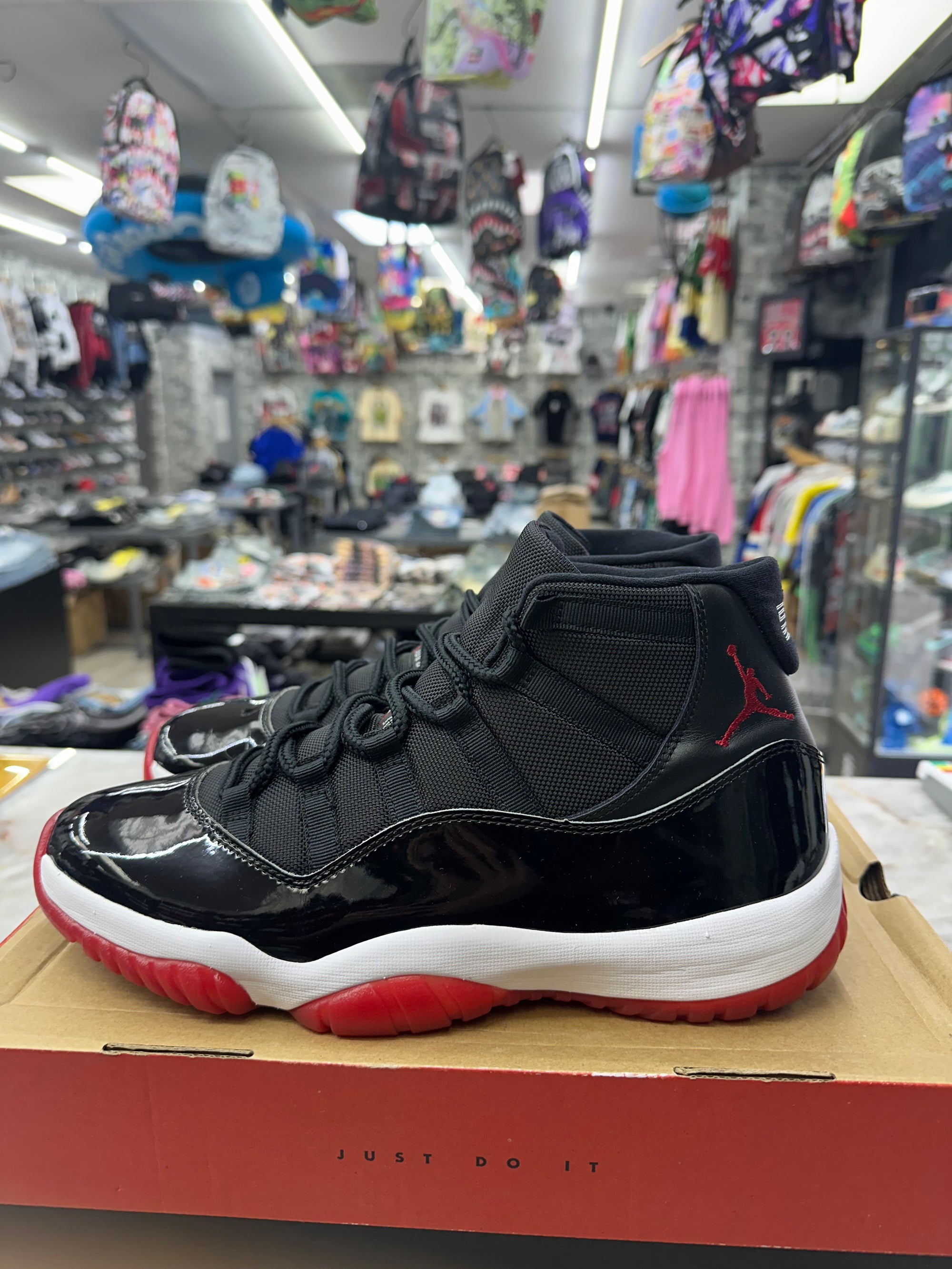 Air Jordan 11 Retro "Playoffs Bred" *Size 12 Preowned* 378037-061