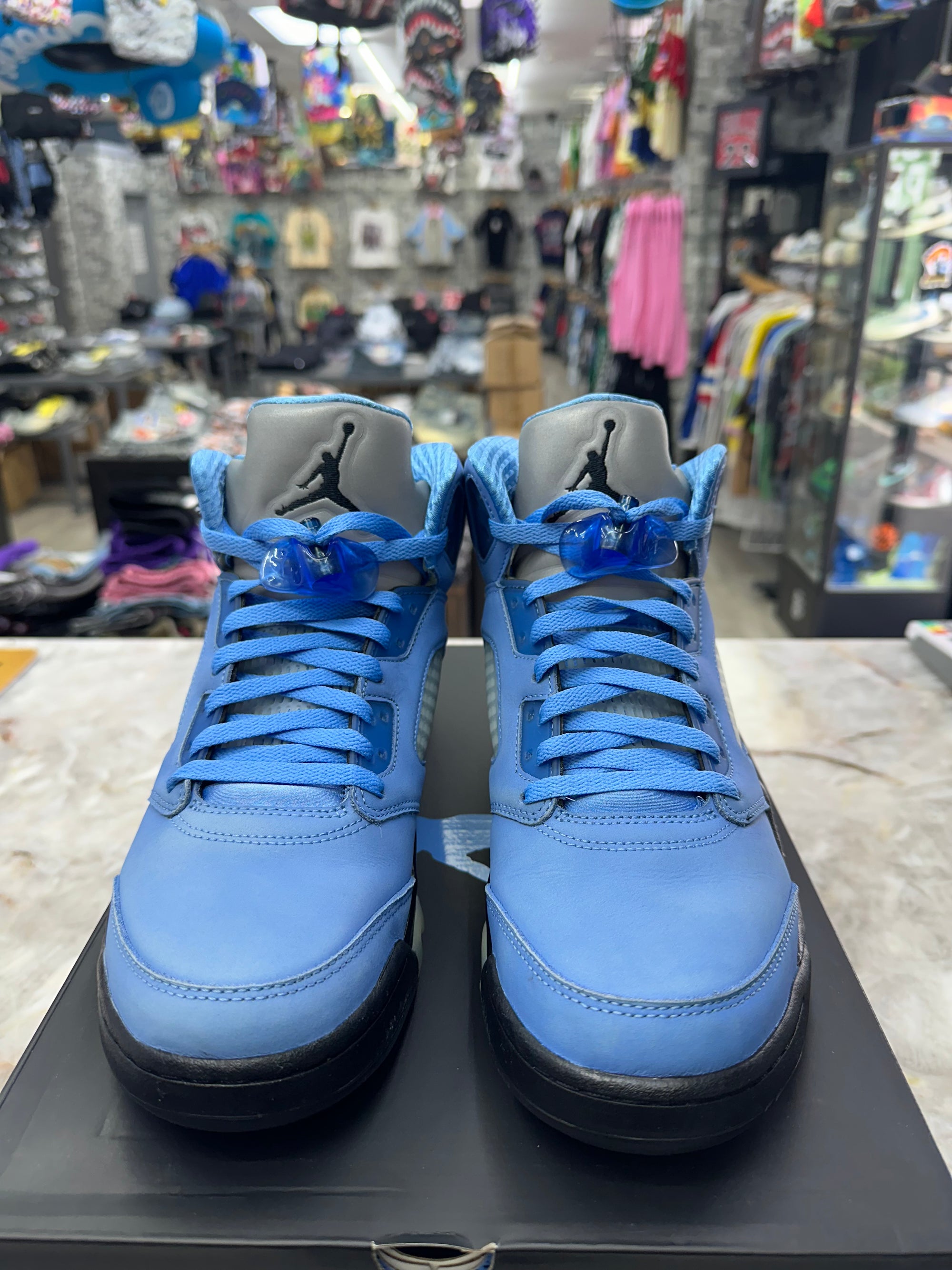 Air Jordan 5 Retro "UNC University Blue" *Size 10.5 Preowned* DV1310-401