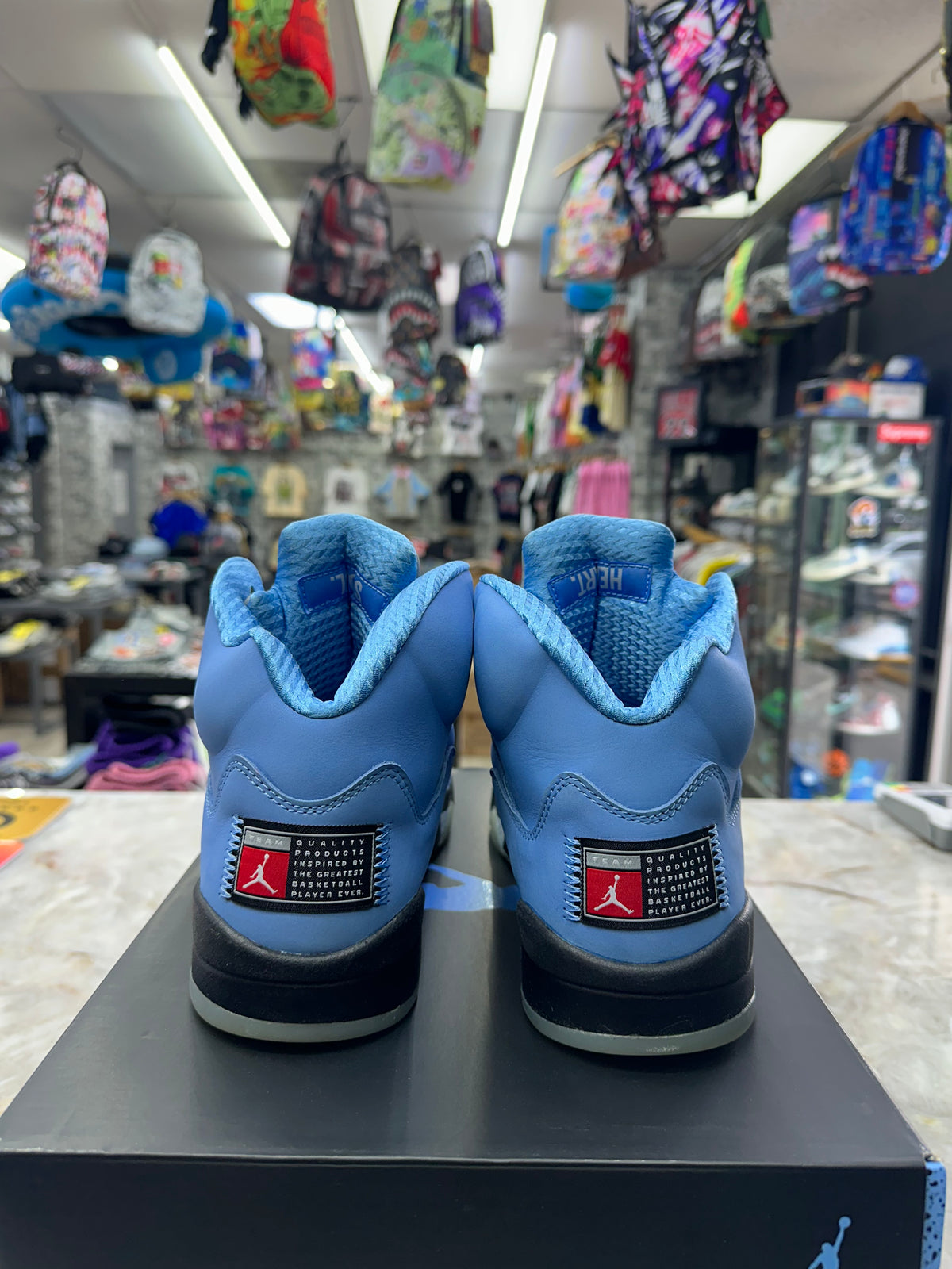 Air Jordan 5 Retro "UNC University Blue" *Size 10.5 Preowned* DV1310-401