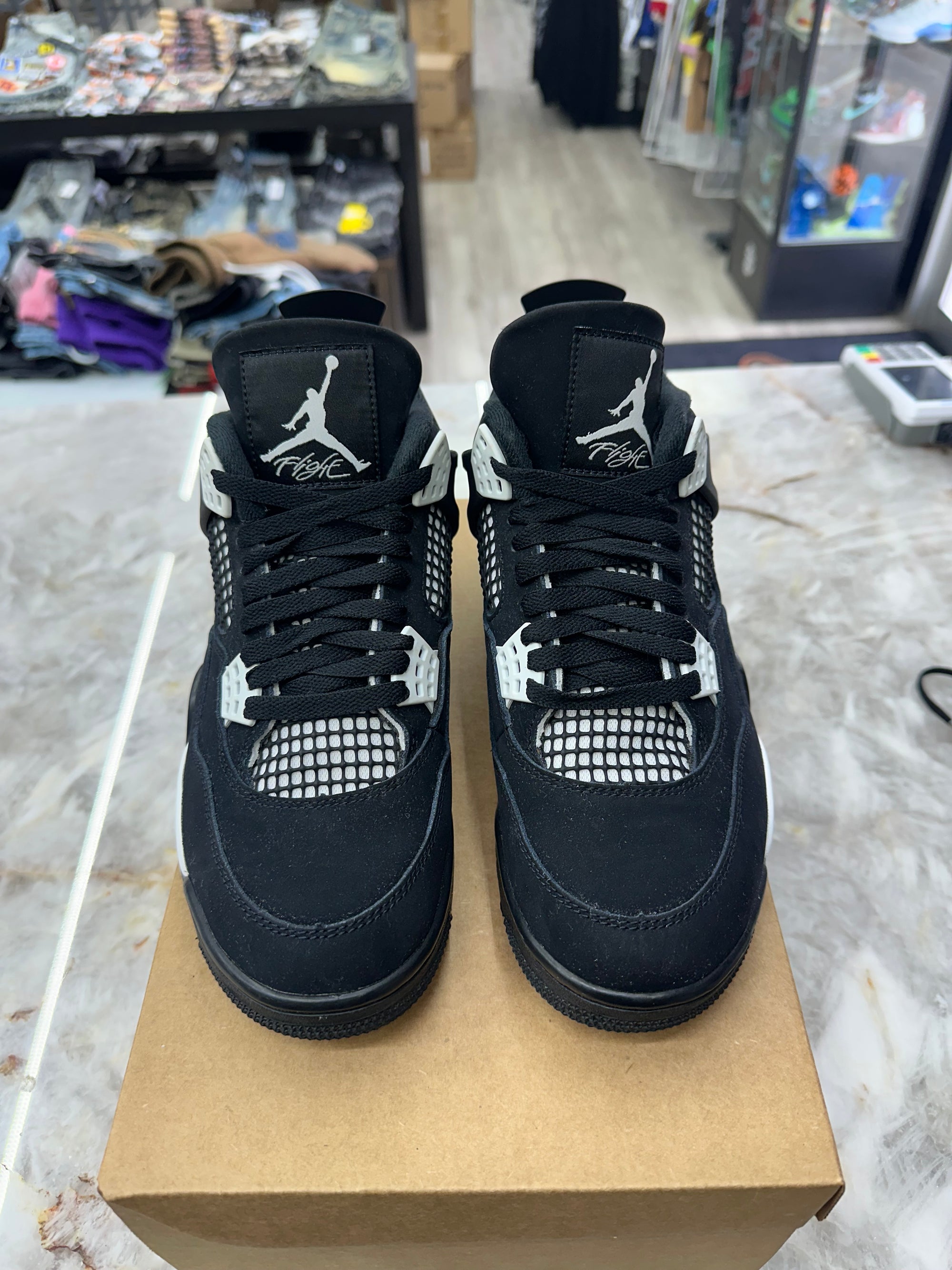 Air Jordan 4 Retro "White Thunder" *Size 8.5 Preowned* FQ8138-001