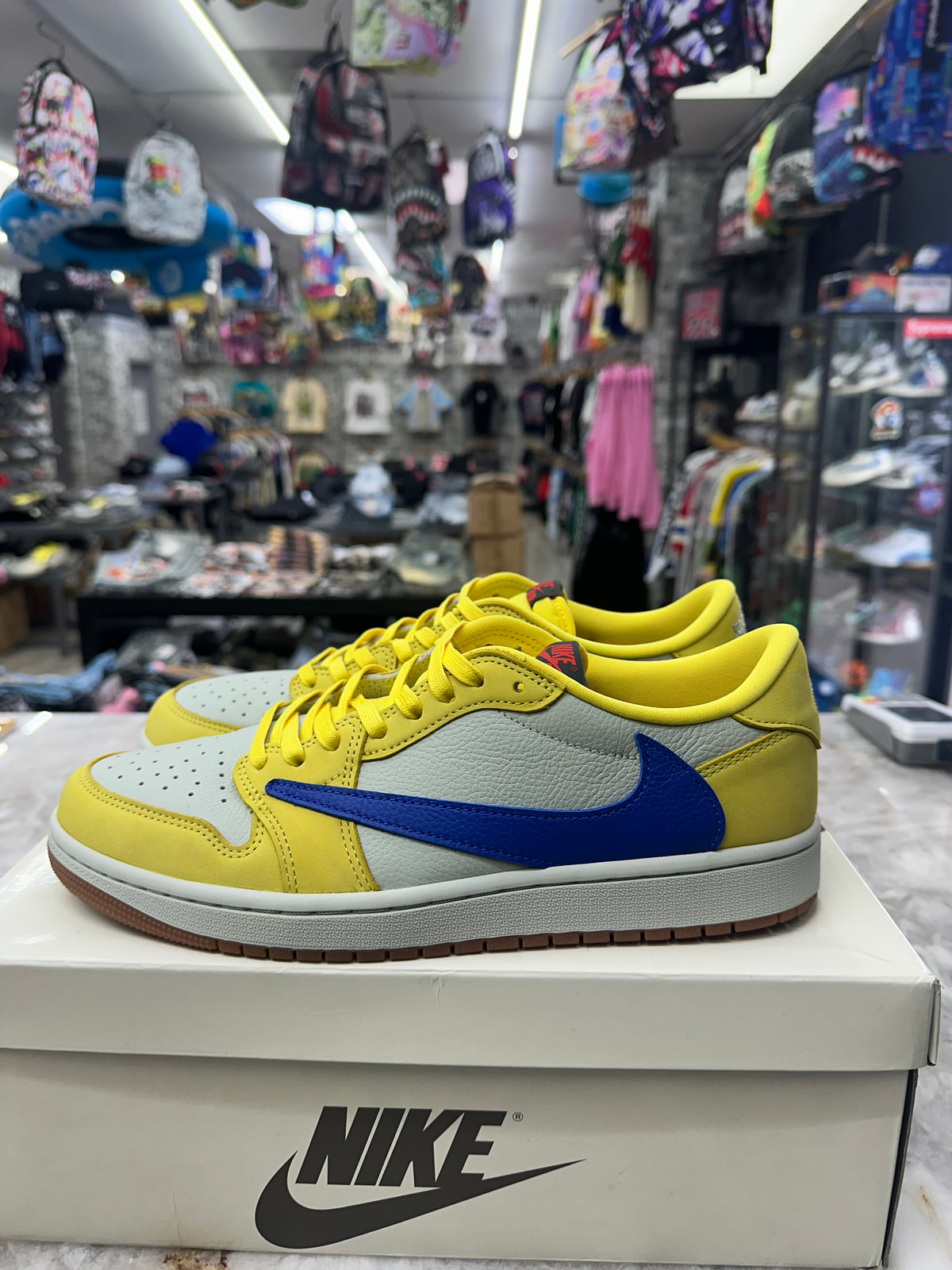 Air Jordan 1 Retro OG SP "Travis Scott Canary (Women’s)" *Size 11 Preowned* DZ4137-700