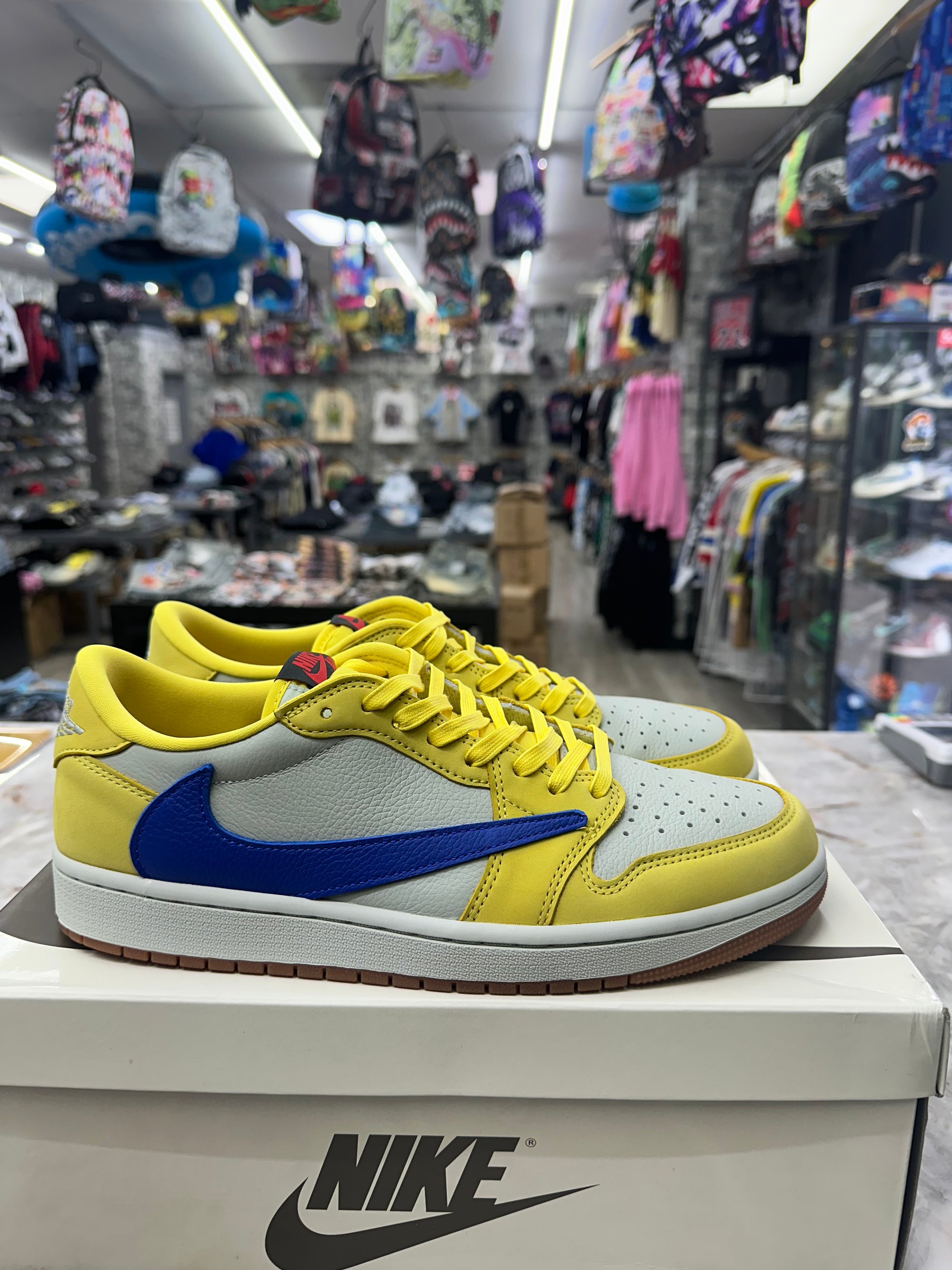 Air Jordan 1 Retro OG SP "Travis Scott Canary (Women’s)" *Size 11 Preowned* DZ4137-700