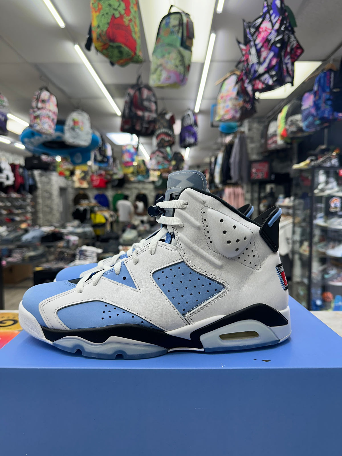 Air Jordan 6 Retro "UNC White" *Size 11 Preowned* CT8529-410
