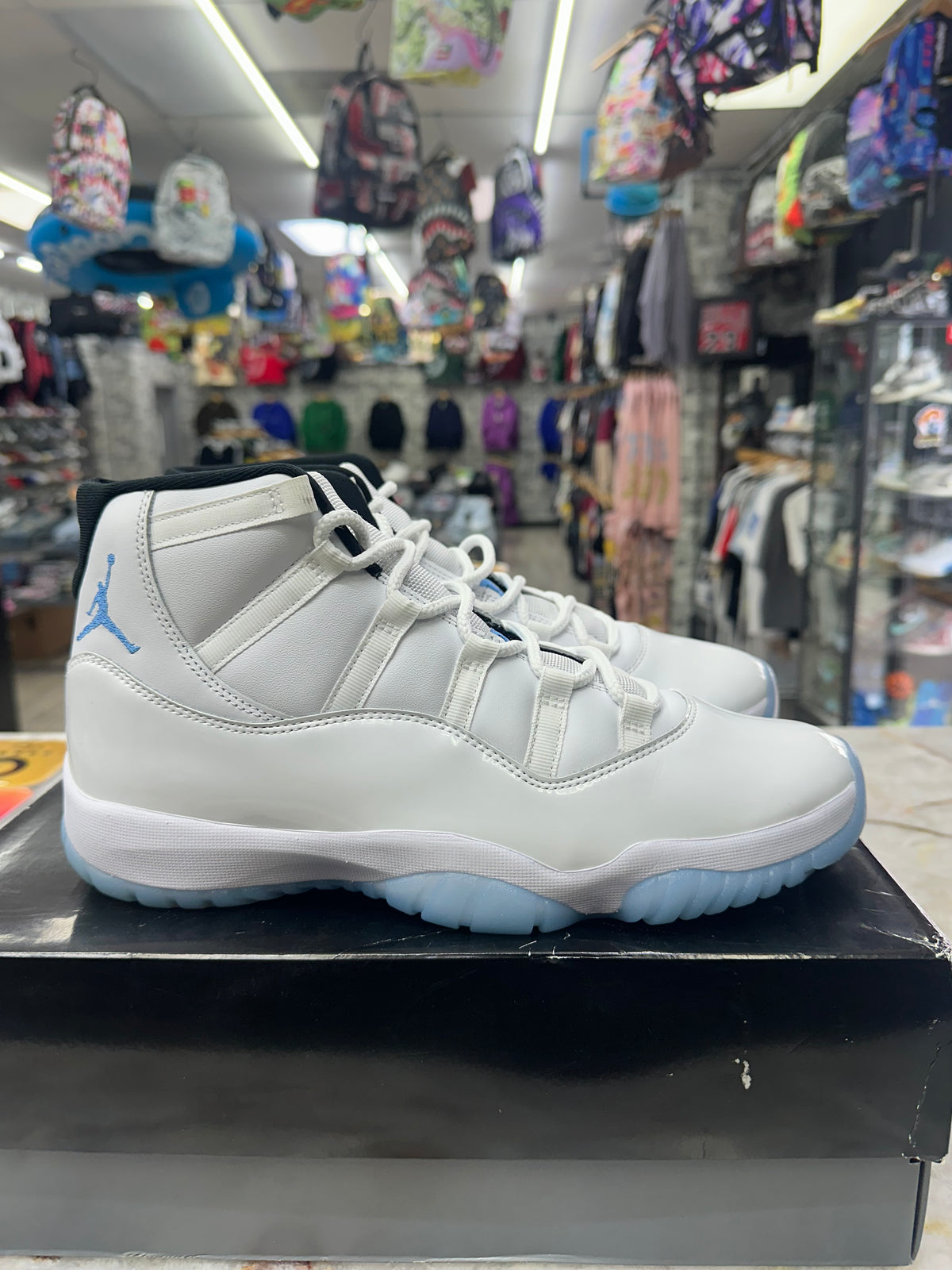 Air Jordan 11 Retro "Legend Blue" *Size 11 Preowned* CT8012-104