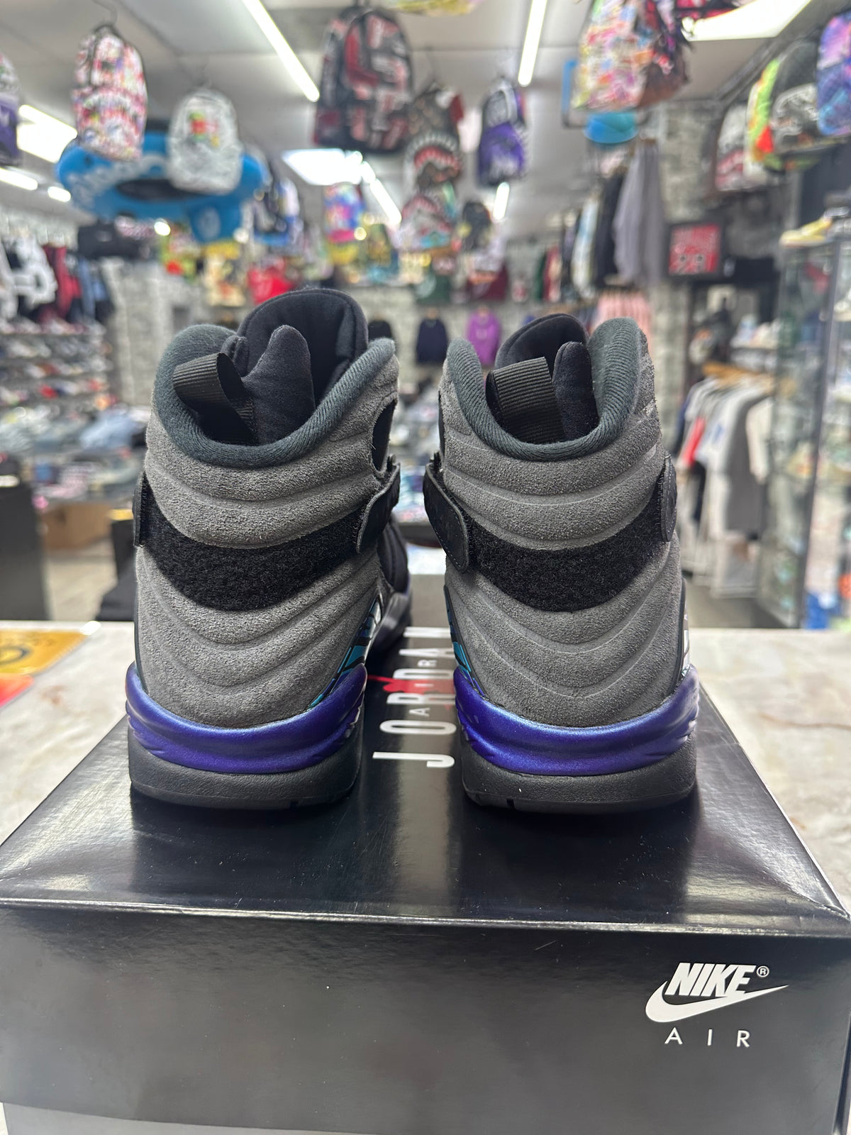 Air Jordan 8 Retro "Aqua" *Size 10.5 Preowned* 305381-006