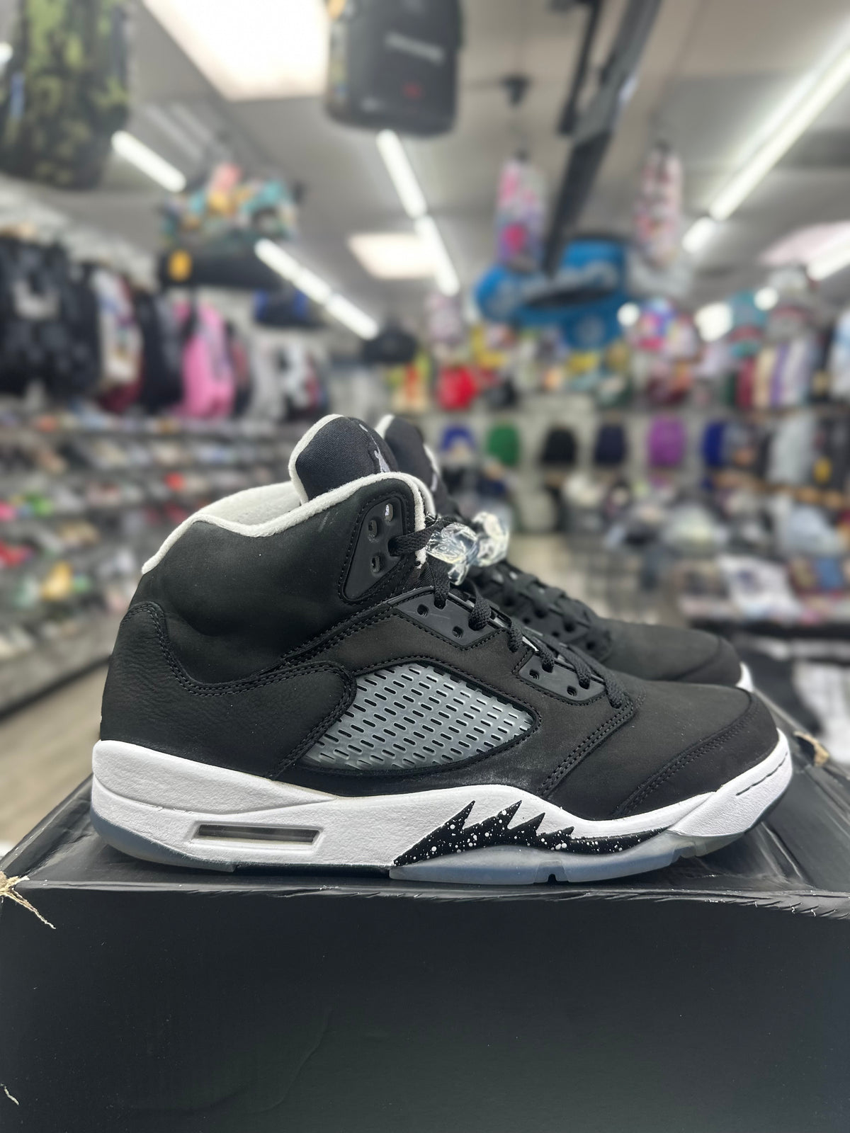 Air Jordan 5 Retro "MOONLIGHT" *Size 10.5 Preowned* CT4838-011