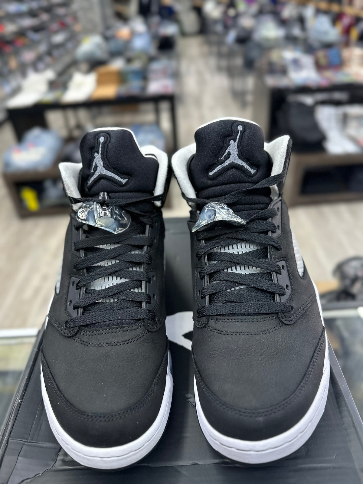 Air Jordan 5 Retro "MOONLIGHT" *Size 10.5 Preowned* CT4838-011
