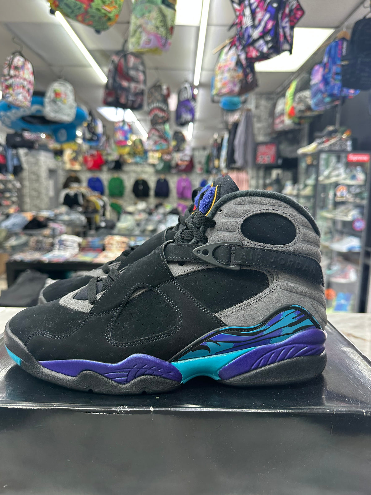Air Jordan 8 Retro "Aqua" *Size 9 Preowned* 305381-006