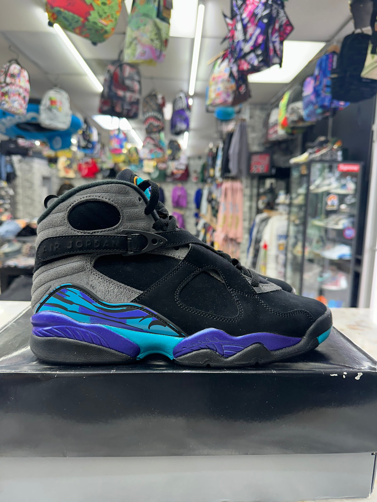 Air Jordan 8 Retro "Aqua" *Size 9 Preowned* 305381-006
