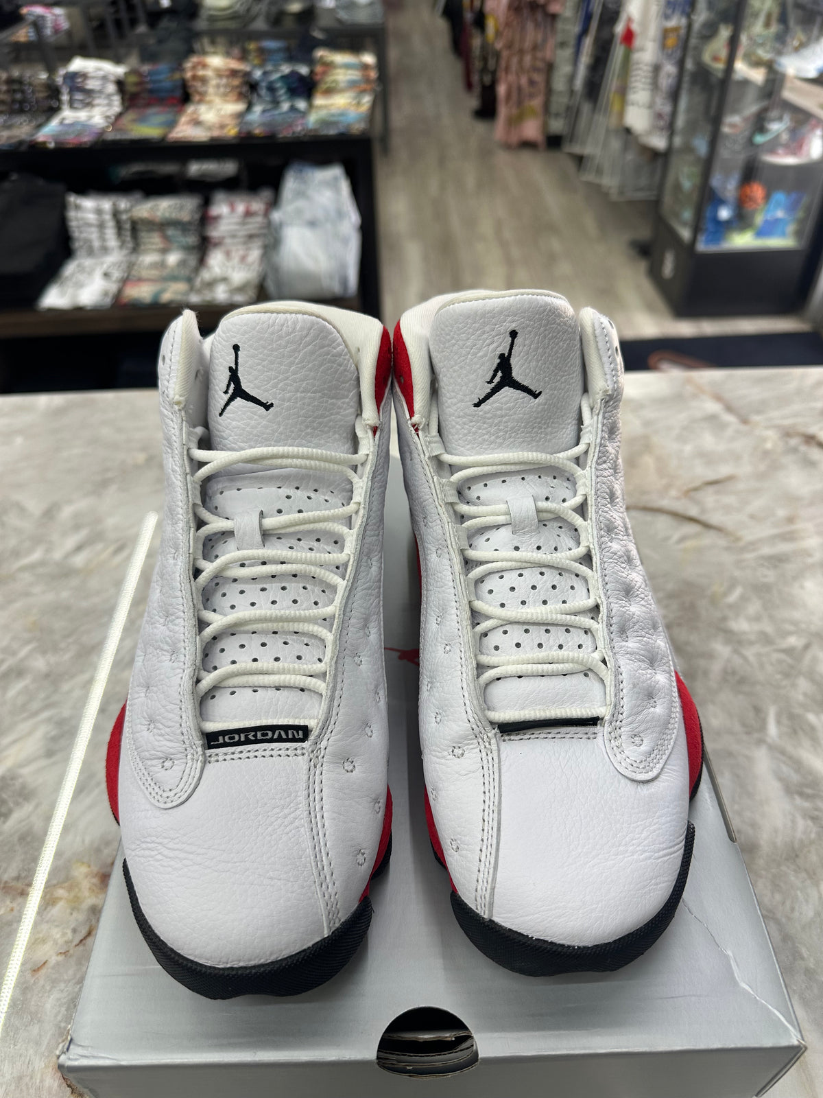 Air Jordan 13 Retro "OG Chicago" *Size 8.5 Preowned* 414571-102