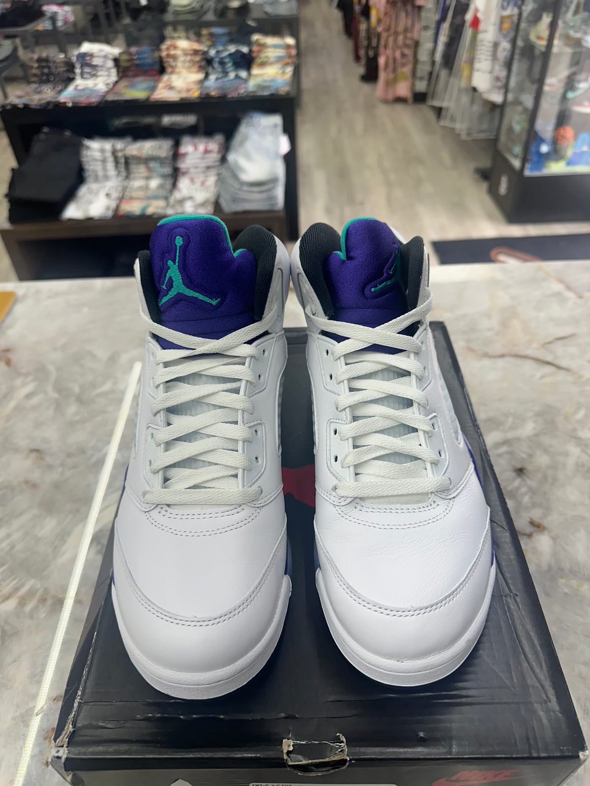 Air Jordan 5 Retro "Grape" *Size 9 Preowned* HQ7978-100