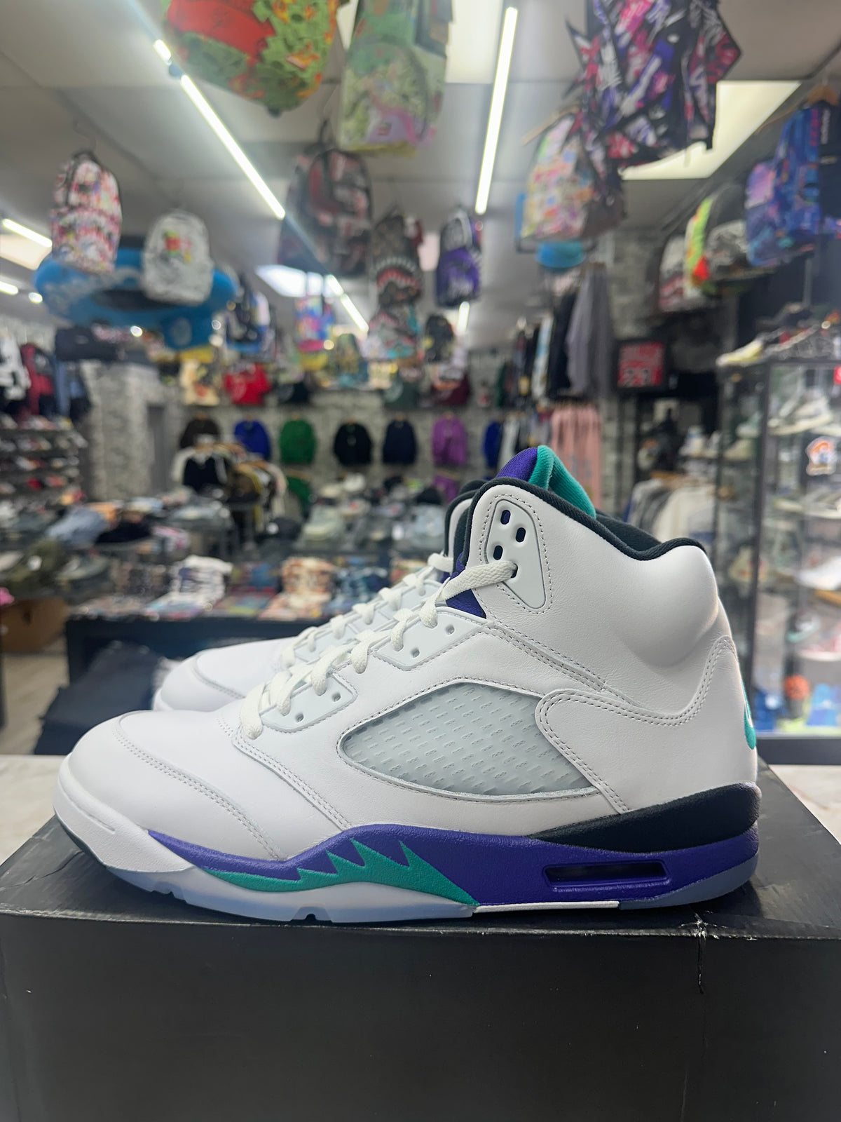 Air Jordan 5 Retro "Grape" *Size 13 Preowned* HQ7978-100