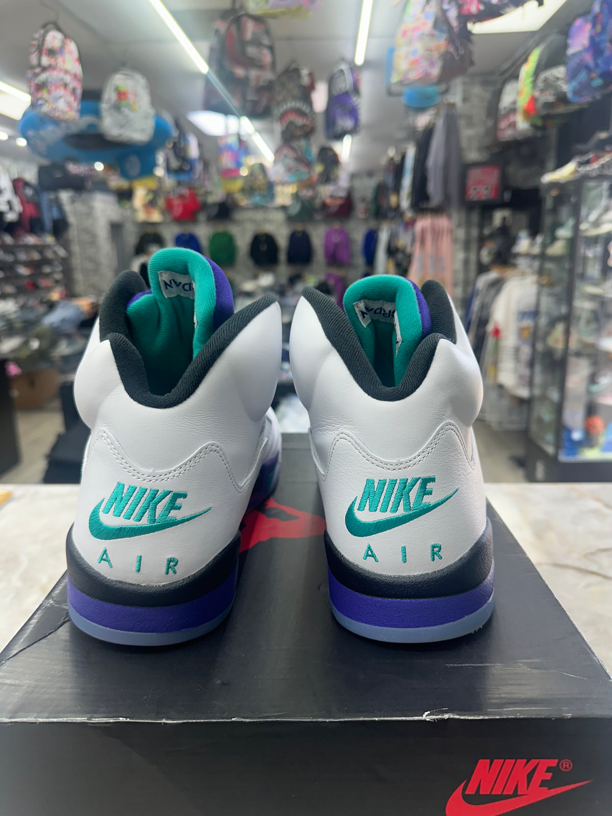 Air Jordan 5 Retro "Grape" *Size 13 Preowned* HQ7978-100
