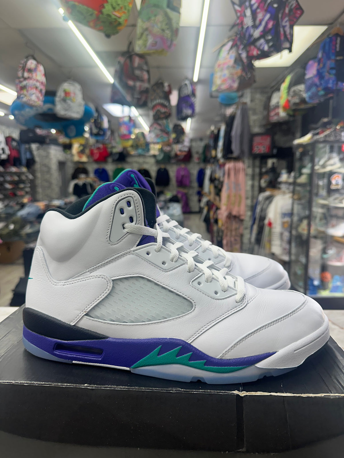 Air Jordan 5 Retro "Grape" *Size 13 Preowned* HQ7978-100