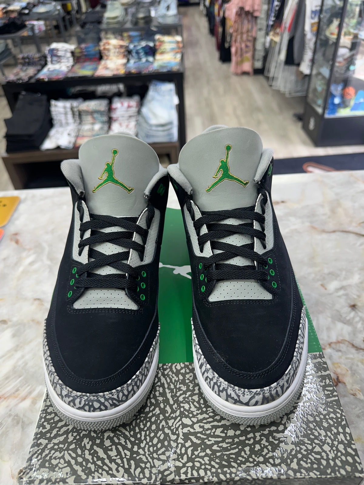 Air Jordan 3 Retro "Pine Green" *Size 11.5 Preowned* CT8532-030
