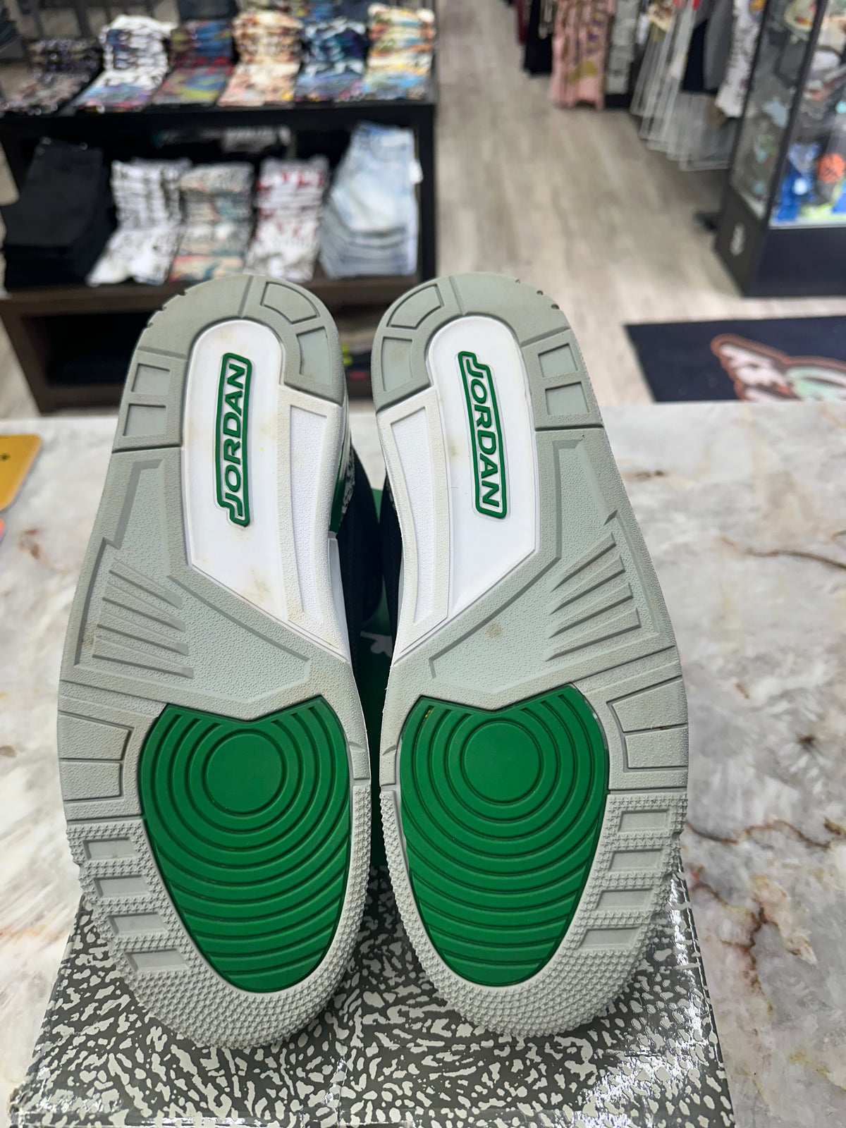 Air Jordan 3 Retro "Pine Green" *Size 11.5 Preowned* CT8532-030