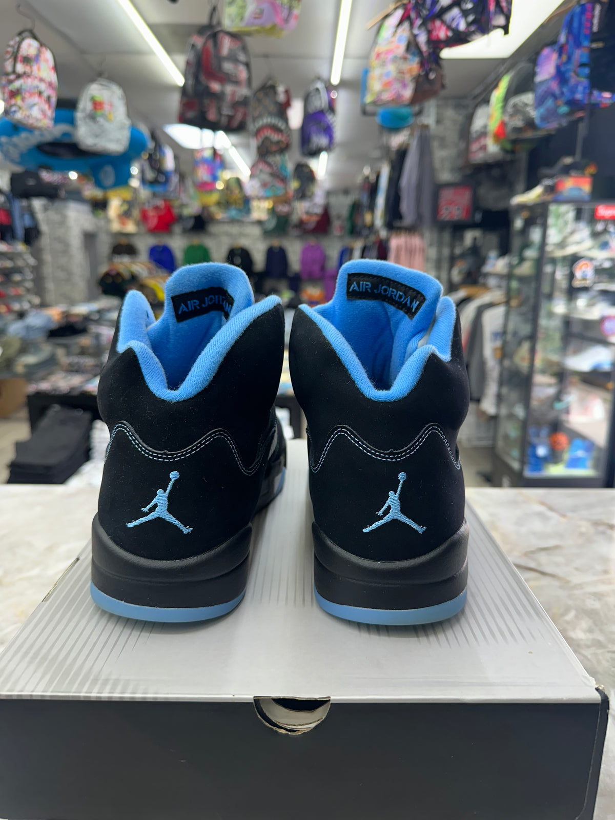 Air Jordan 5 Retro "Black University Blue" *Size 11 Preowned* DD0587-008