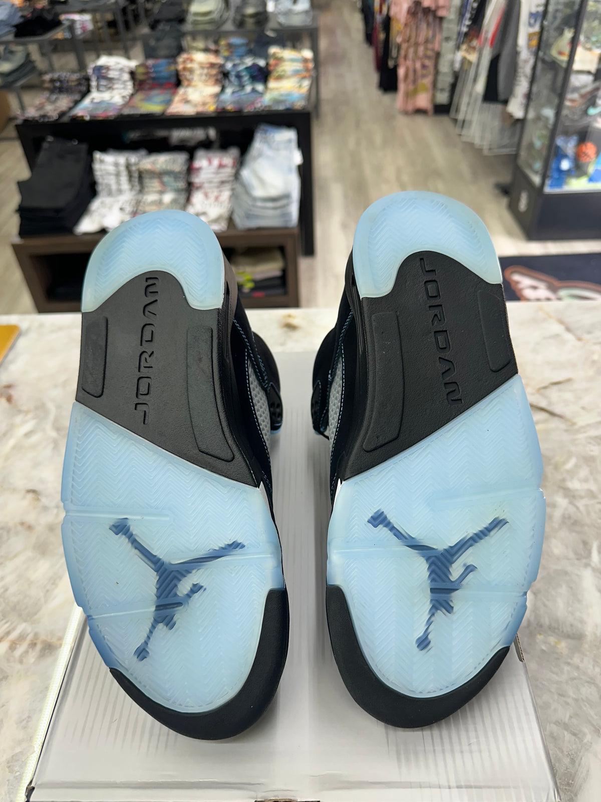 Air Jordan 5 Retro "Black University Blue" *Size 11 Preowned* DD0587-008