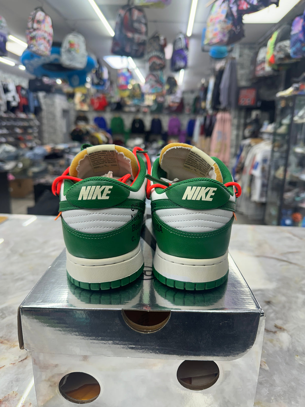 Nike Dunk Low "Off-White Pine Green" *Size 9 Preowned* CT0856-100