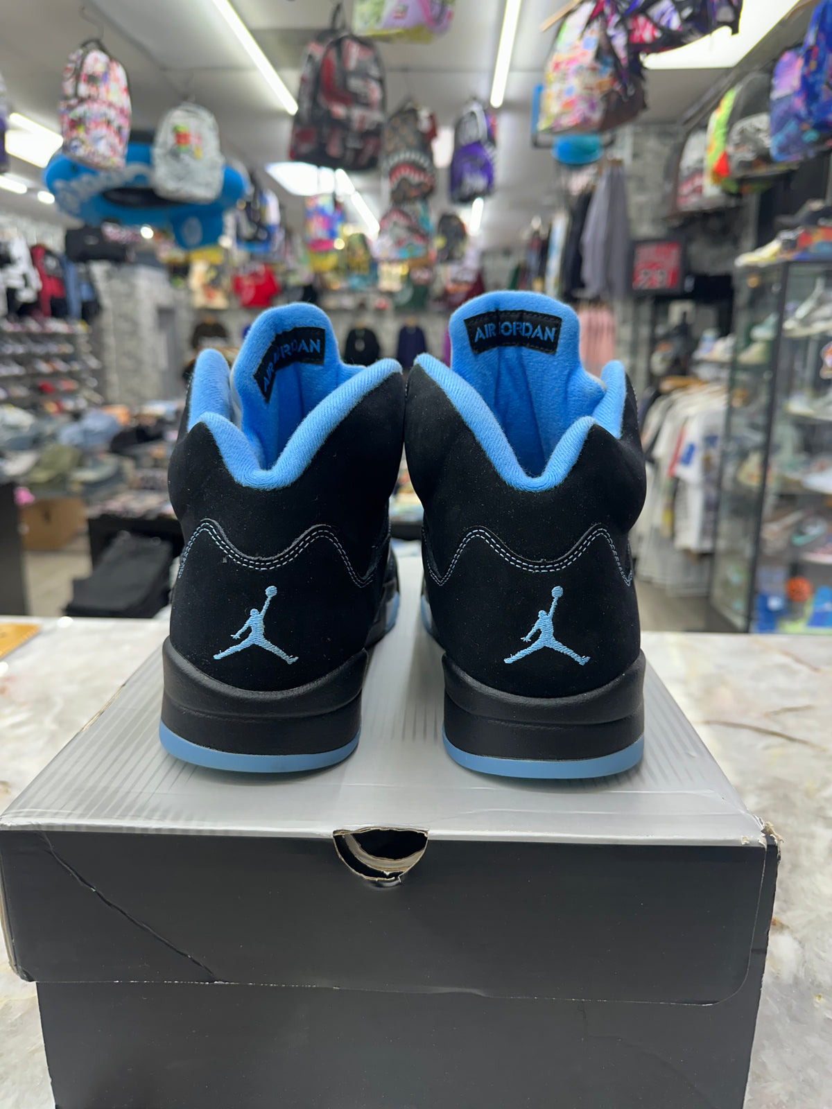 Air Jordan 5 Retro "Black University Blue" *Size 10.5 Preowned* DD0587-008