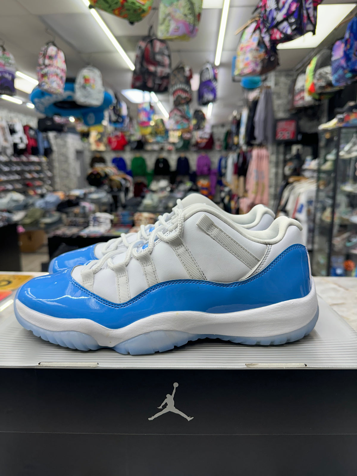 Air Jordan 11 Retro Low "University Blue" *Size 10.5 Preowned* FV5104-100