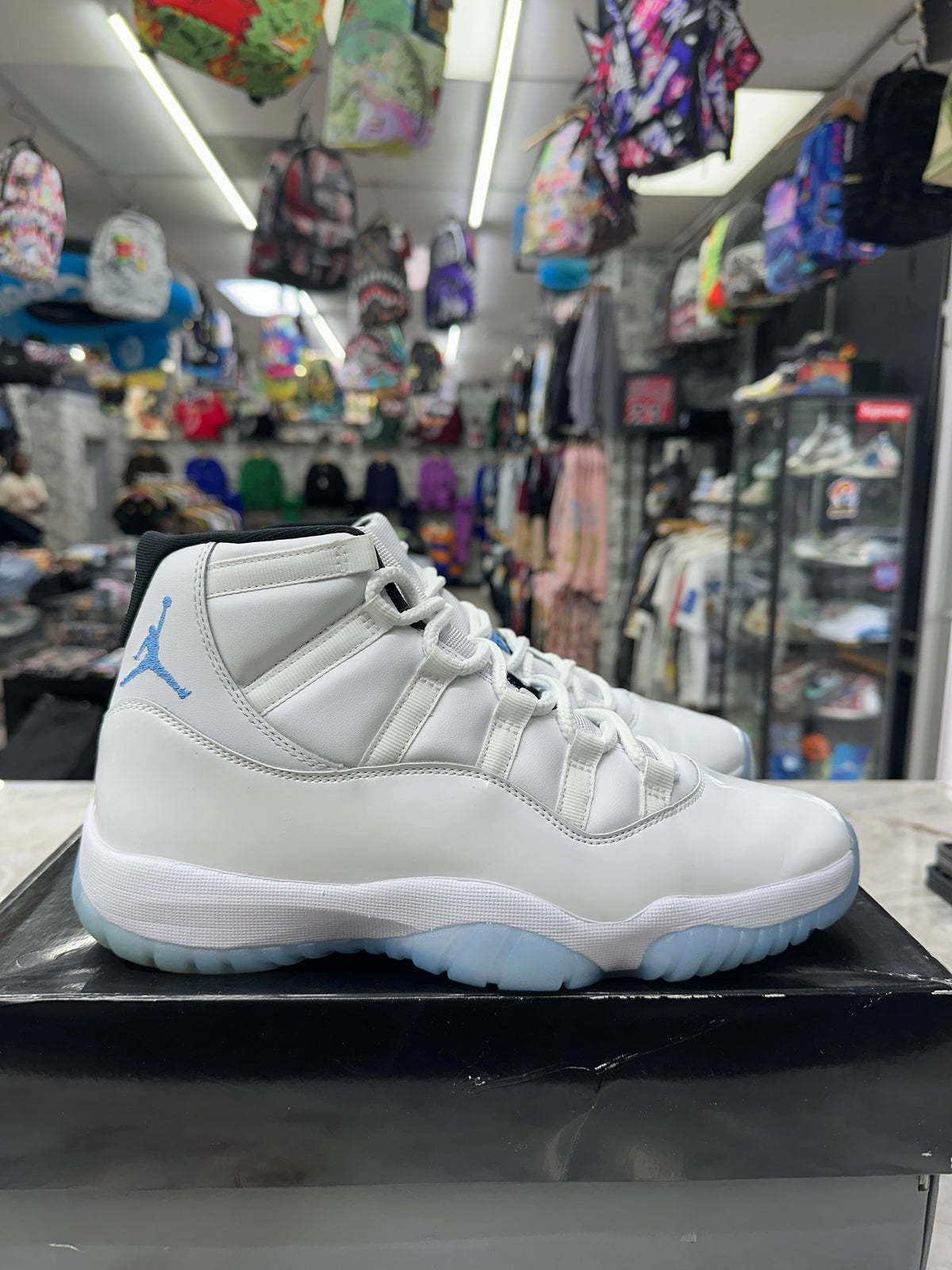 Air Jordan 11 Retro "Legend Blue" *Size 9 Preowned* CT8012-104