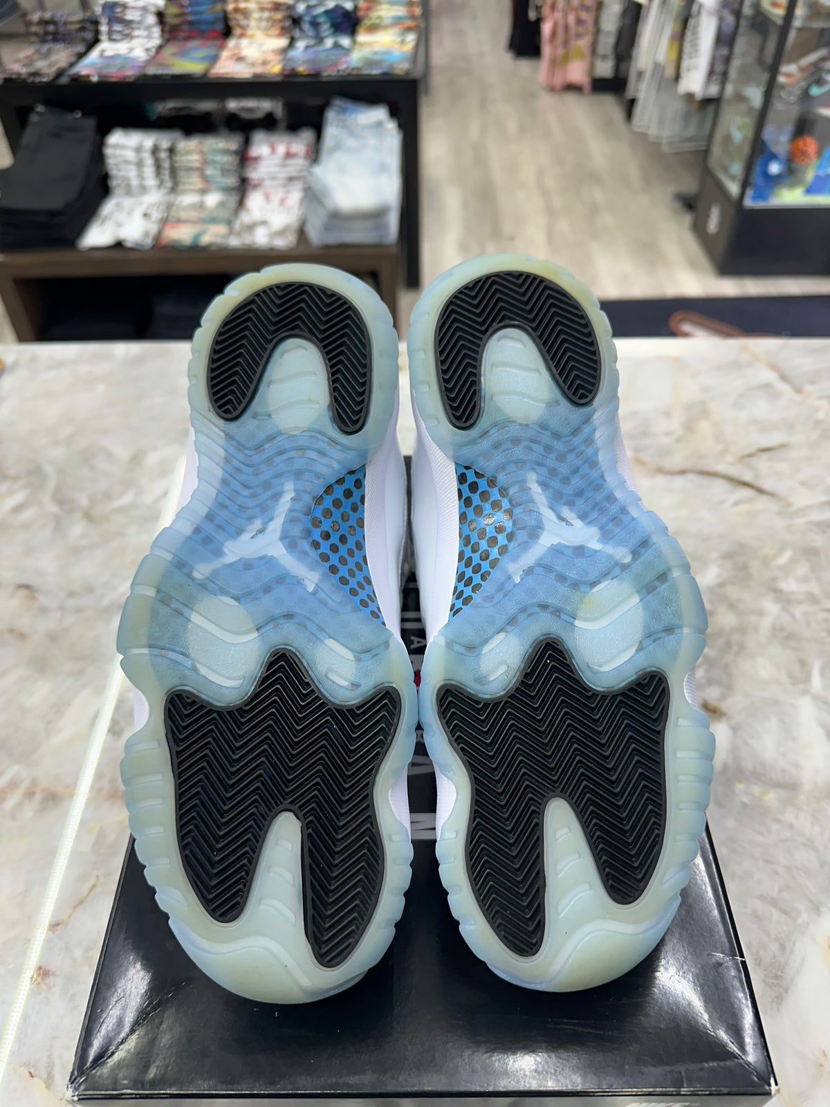 Air Jordan 11 Retro "Legend Blue" *Size 9 Preowned* CT8012-104