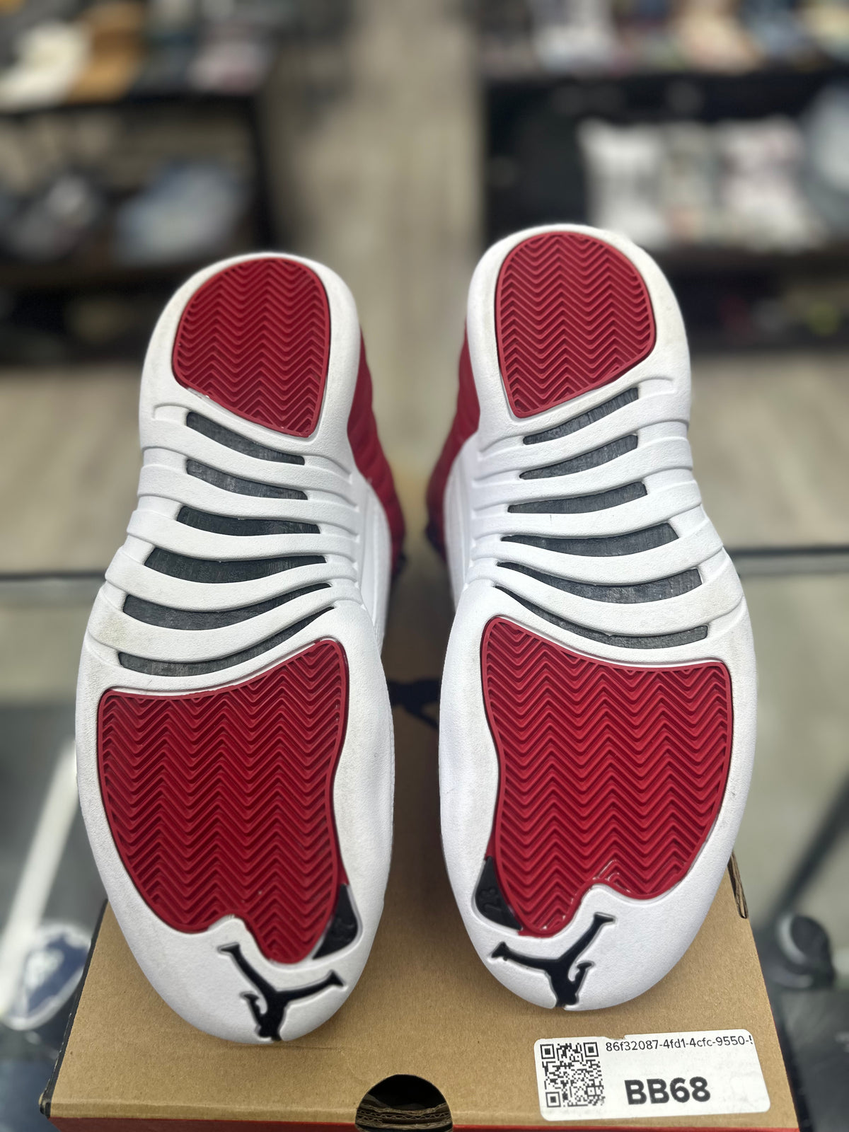 Air Jordan 12 Retro "Gym Red" *Size 10 Preowned* 130690-600